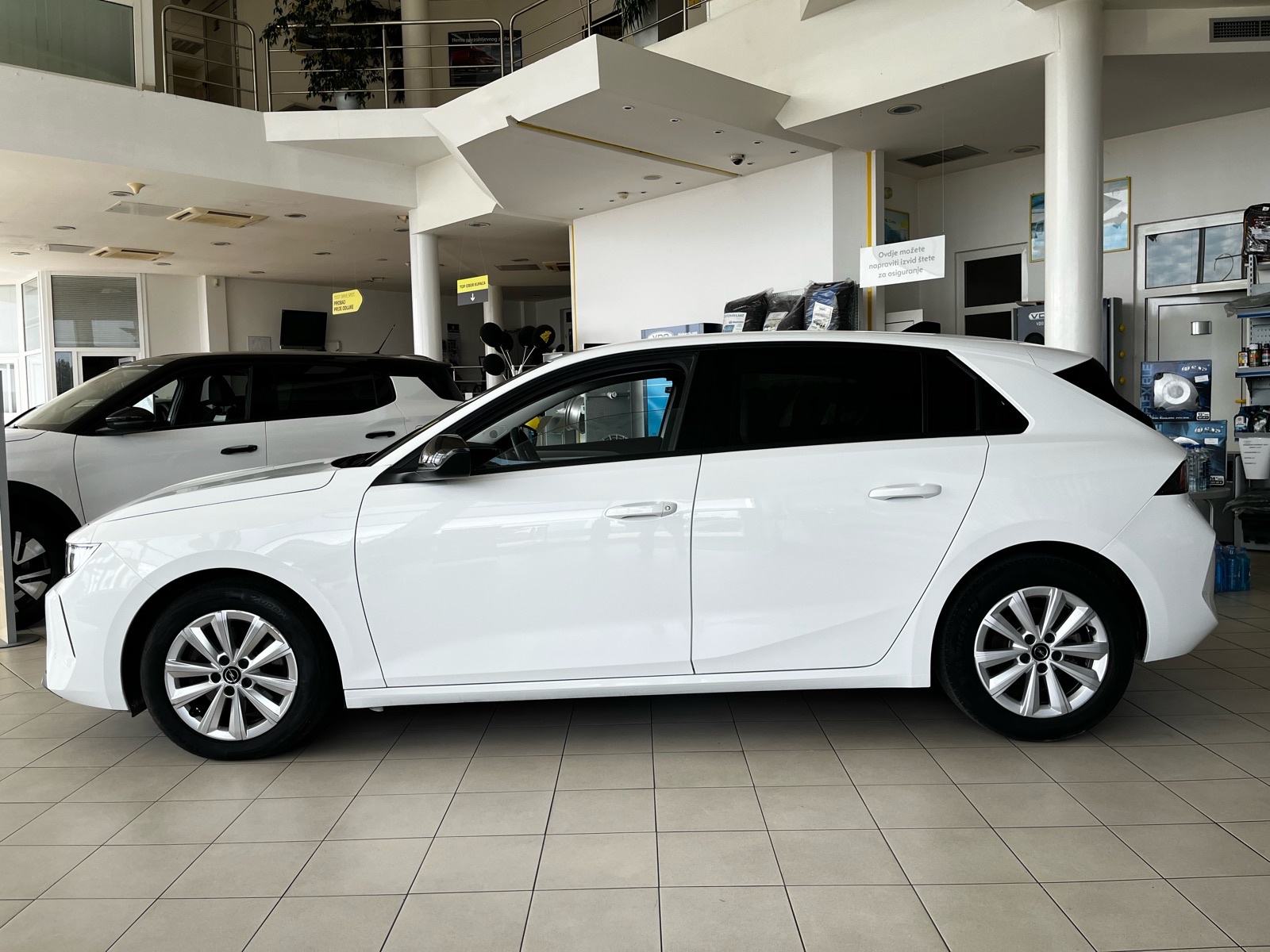 Opel Astra Business Edition 1,5D AT8 - JAMSTVO - AGR, Kamera, Keyless, fotografija 8