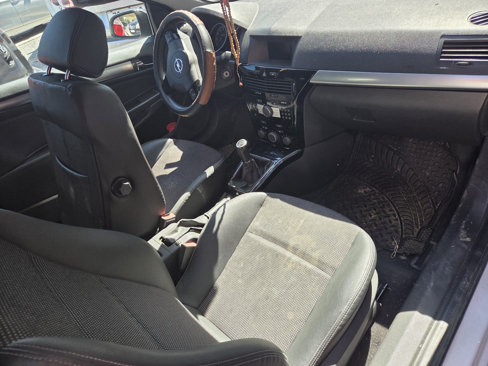 Opel Astra Coupe 1.6i/GTC/36RATA, fotografija 4