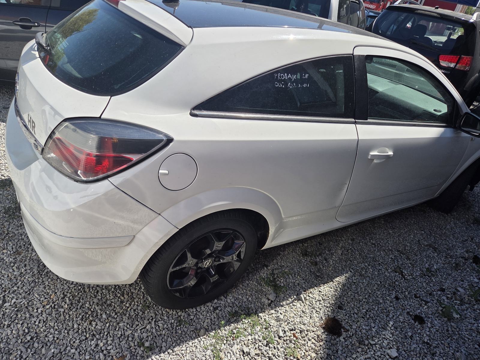 Opel Astra Coupe 1.6i/GTC/36RATA, fotografija 7