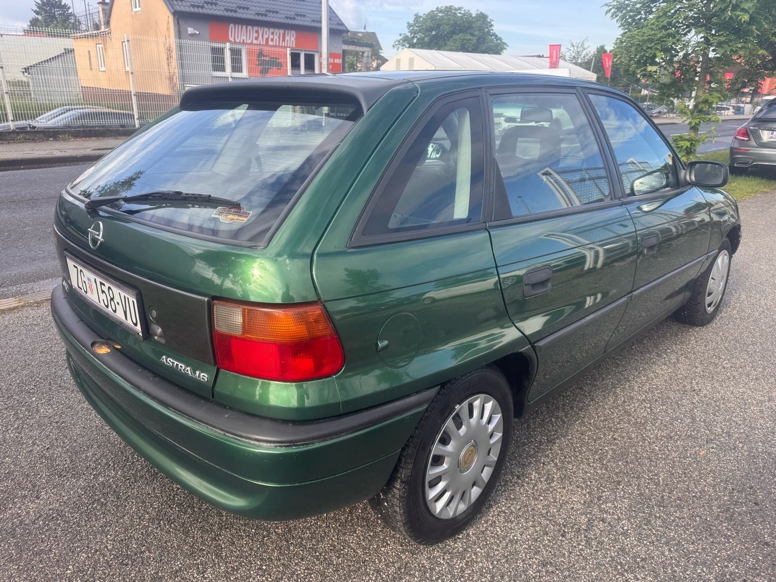 Opel Astra 1.6 i prvi vlasnik., fotografija 6