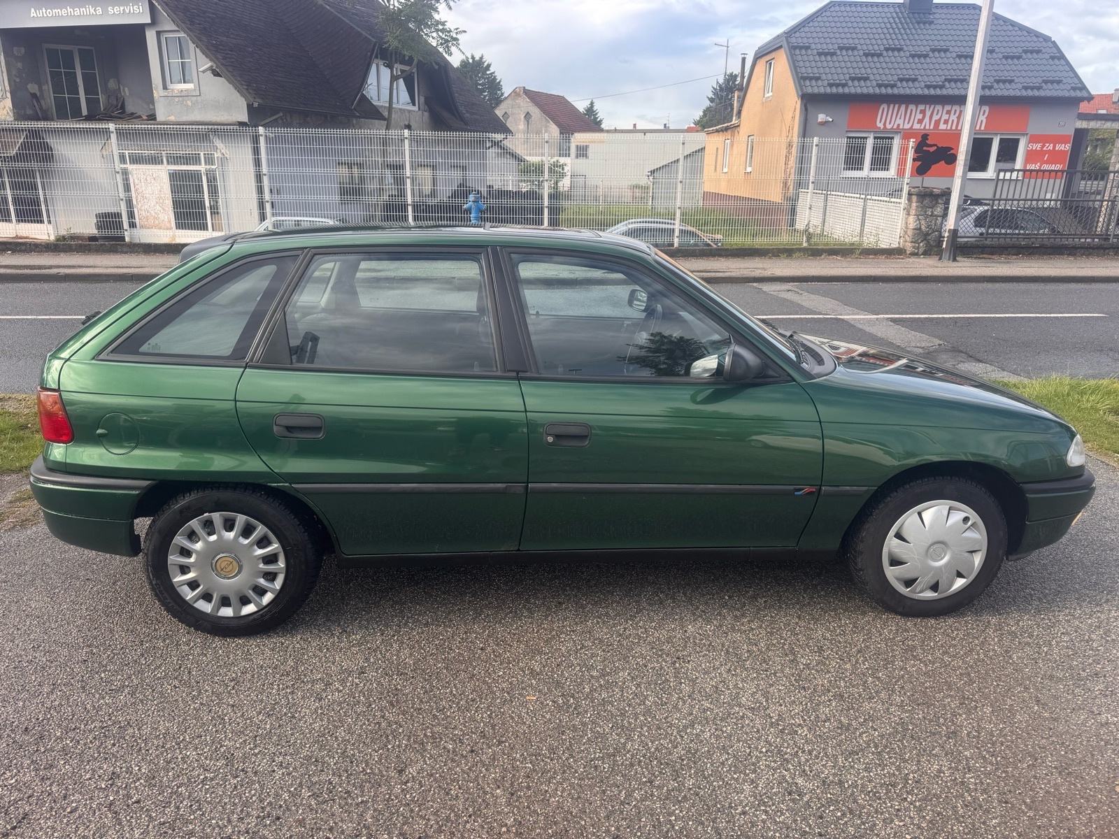 Opel Astra 1.6 i prvi vlasnik., fotografija 5