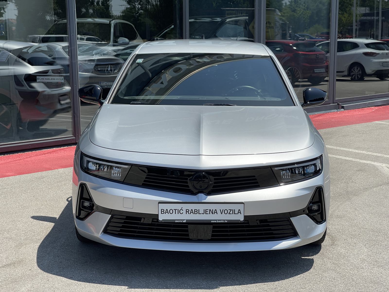 Opel Astra GS Line 1,2 Turbo 96kW, fotografija 2