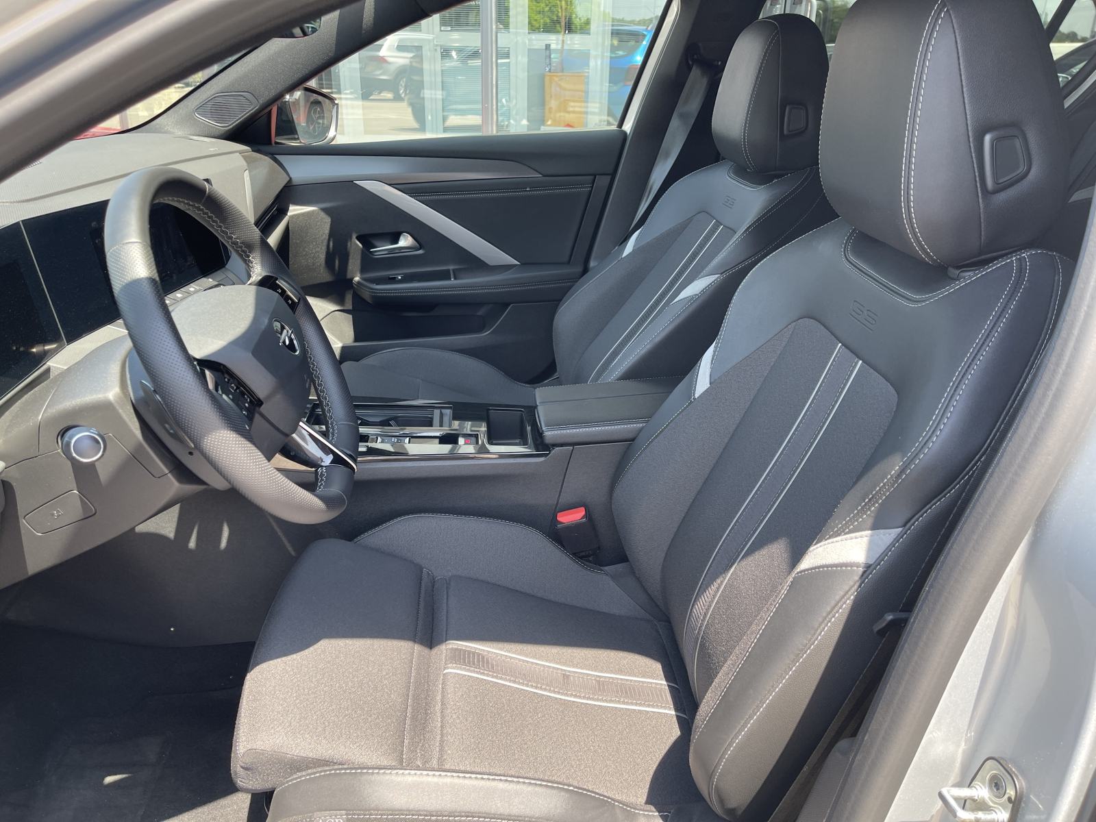 Opel Astra GS Line 1,2 Turbo 96kW, fotografija 9