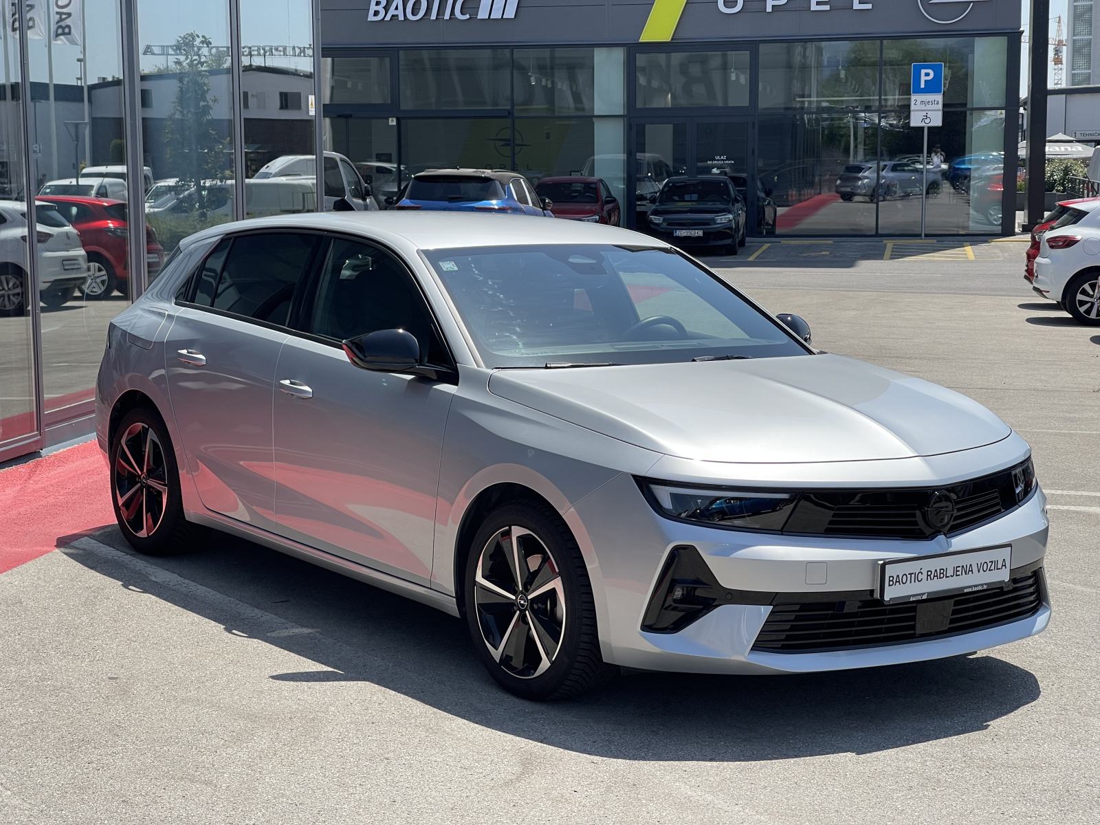 Opel Astra GS Line 1,2 Turbo 96kW, fotografija 3