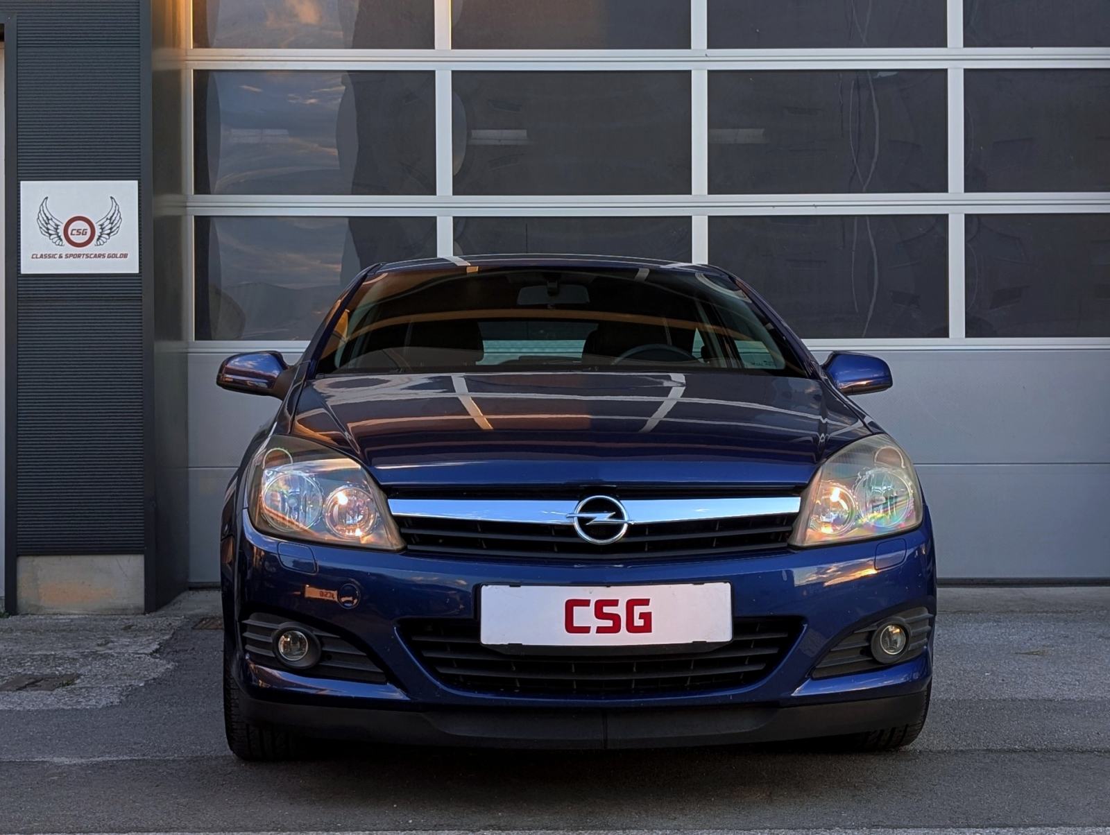 Opel Astra GTC 1.7 CDTI Cosmo, fotografija 2