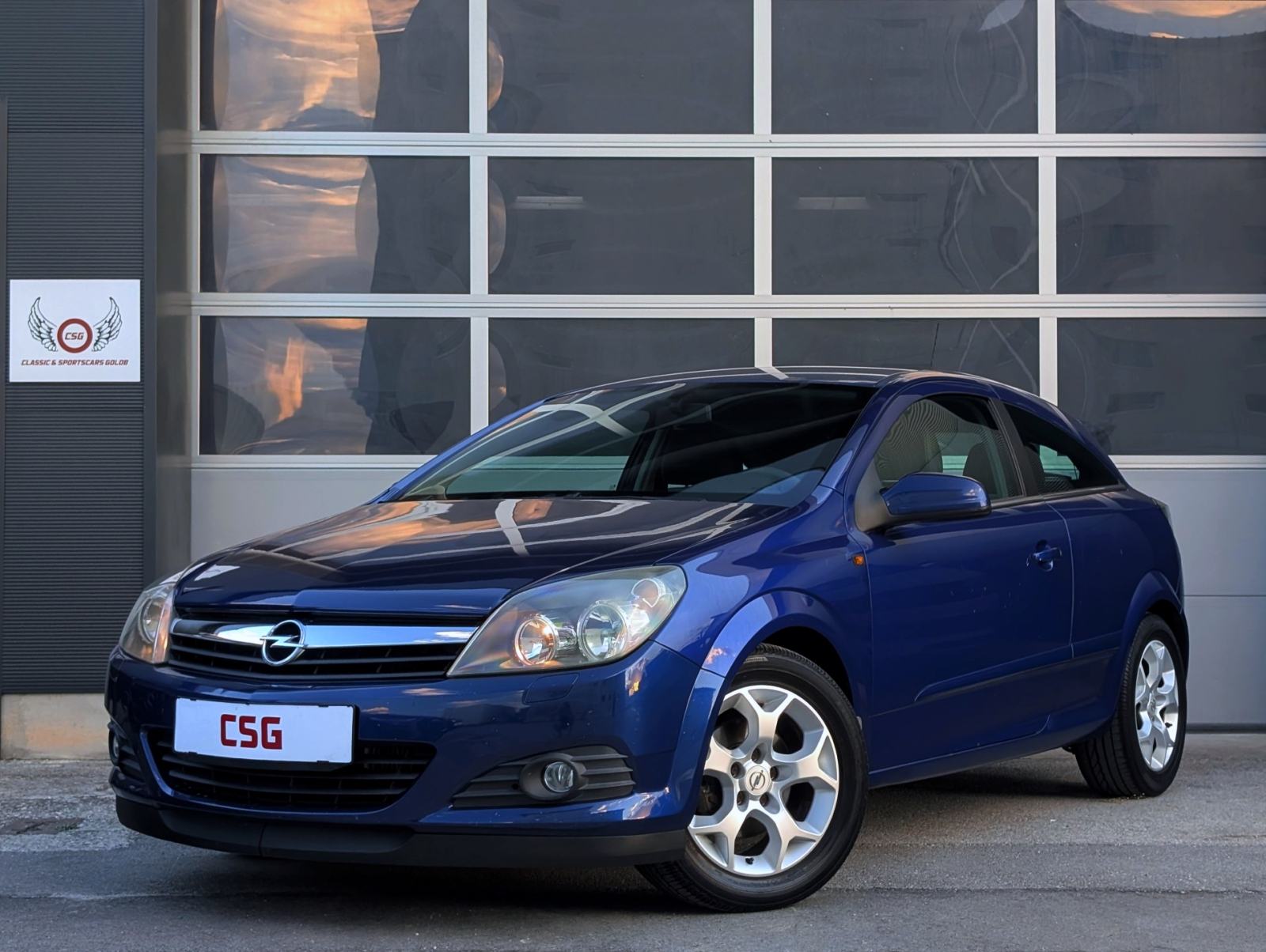 Opel Astra GTC 1.7 CDTI Cosmo, fotografija 3