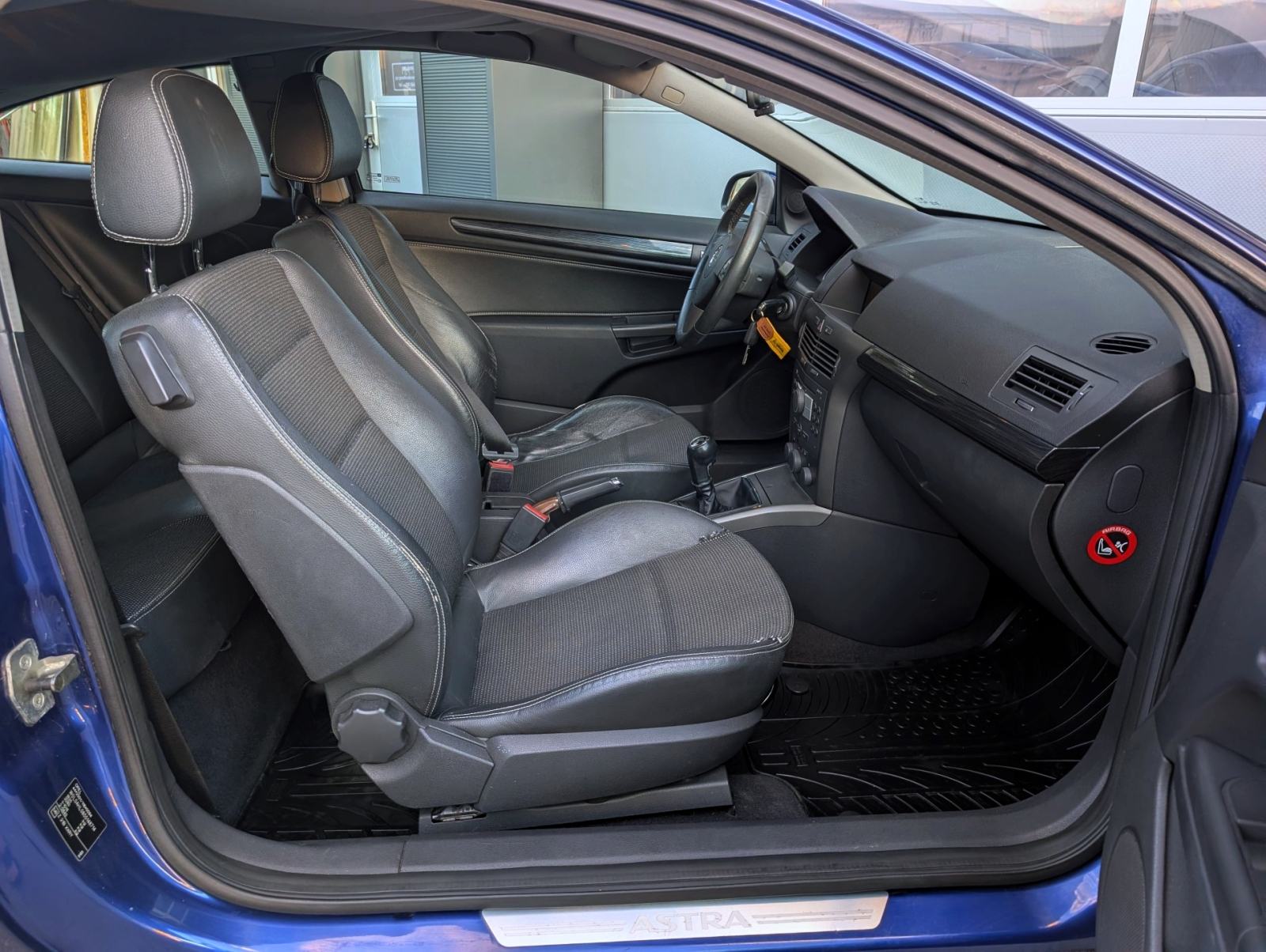 Opel Astra GTC 1.7 CDTI Cosmo, fotografija 11