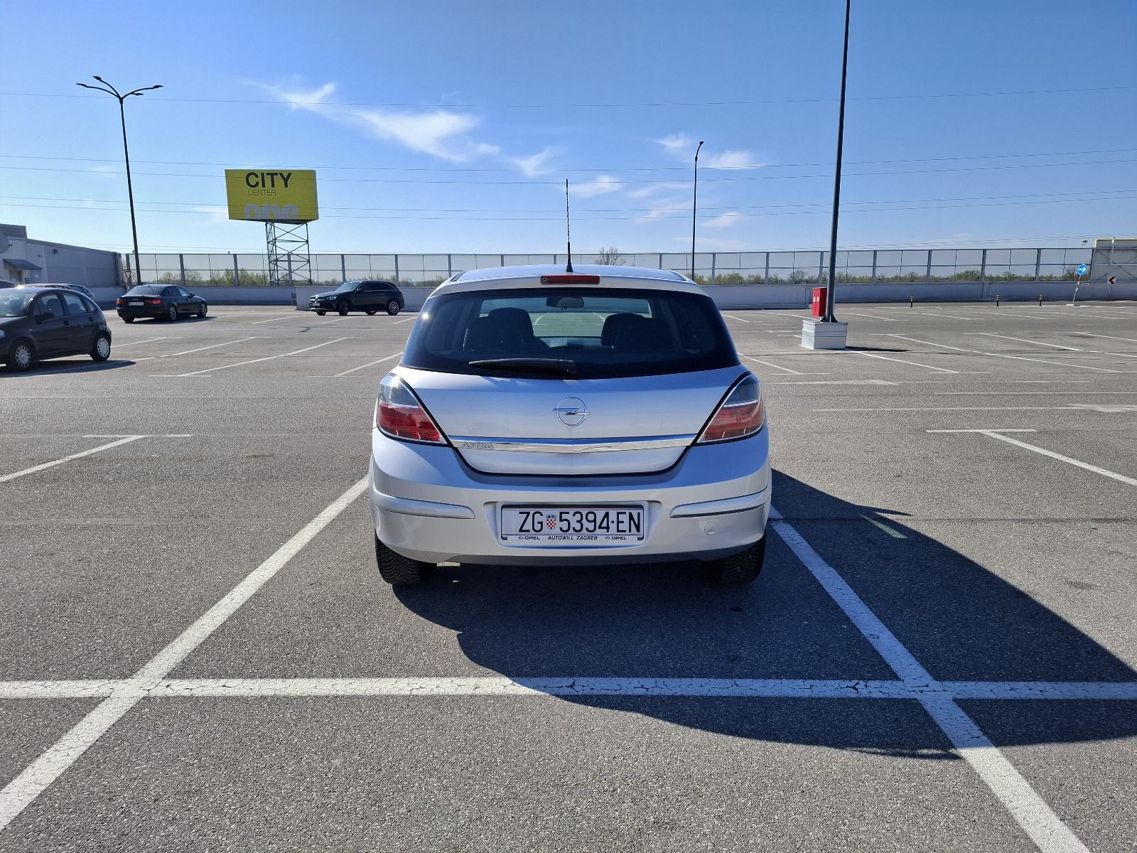 Opel Astra H, 1.6 benzin, HR Auto, 2011. godina, fotografija 5