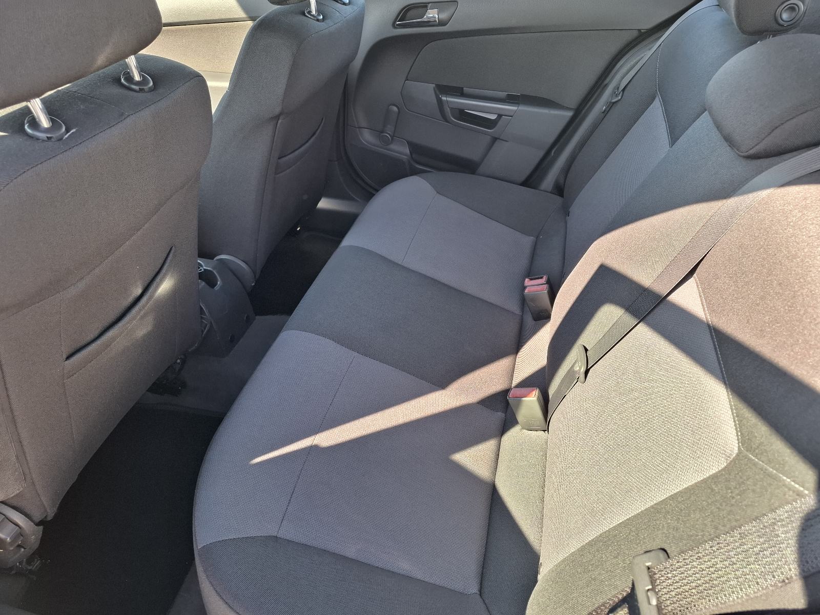 Opel Astra H, 1.6 benzin, HR Auto, 2011. godina, fotografija 11