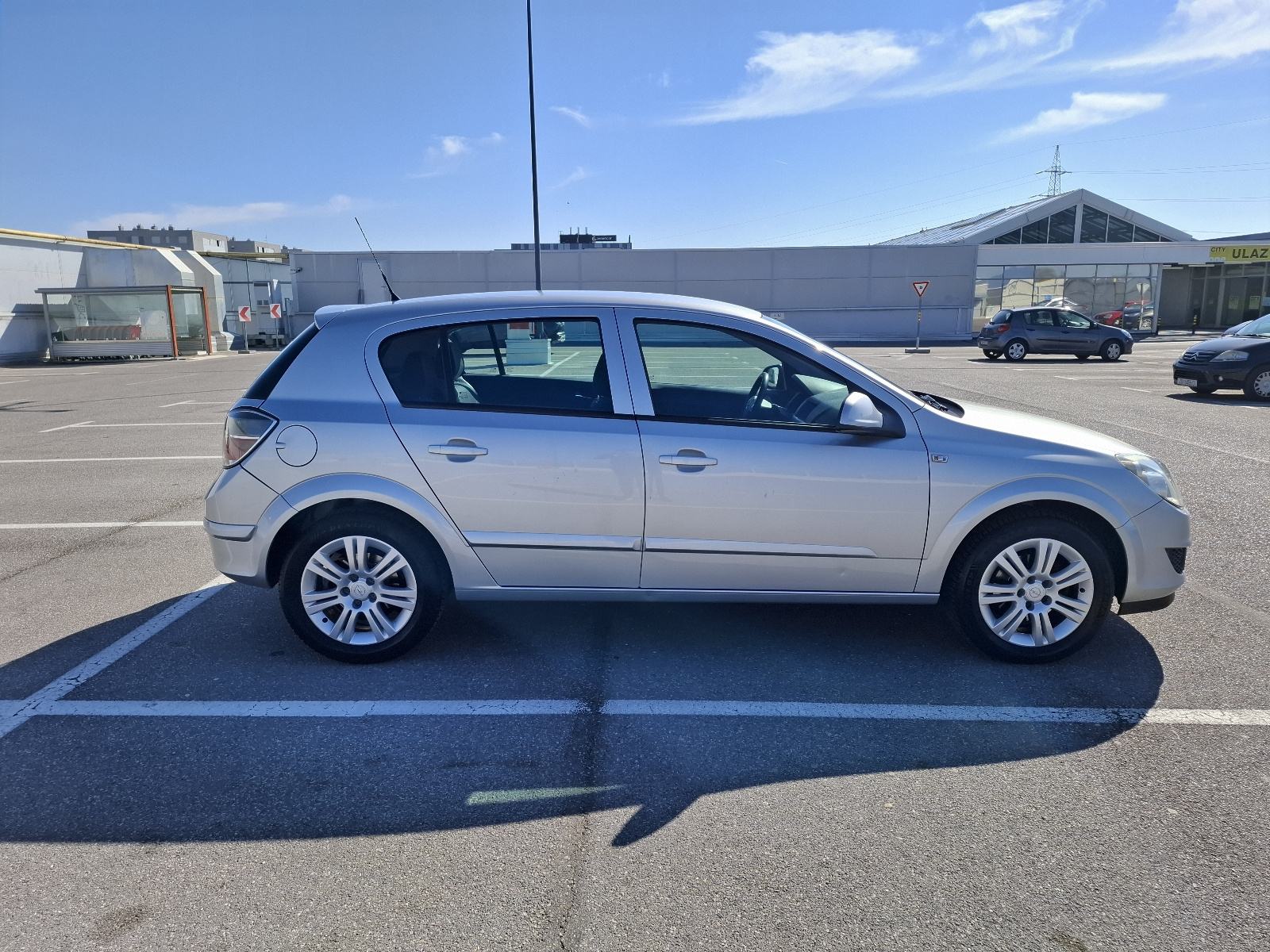 Opel Astra H, 1.6 benzin, HR Auto, 2011. godina, fotografija 7