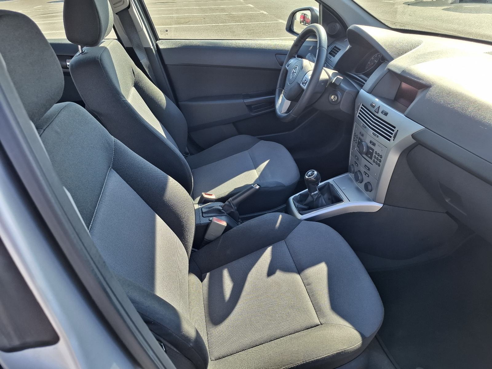 Opel Astra H, 1.6 benzin, HR Auto, 2011. godina, fotografija 13