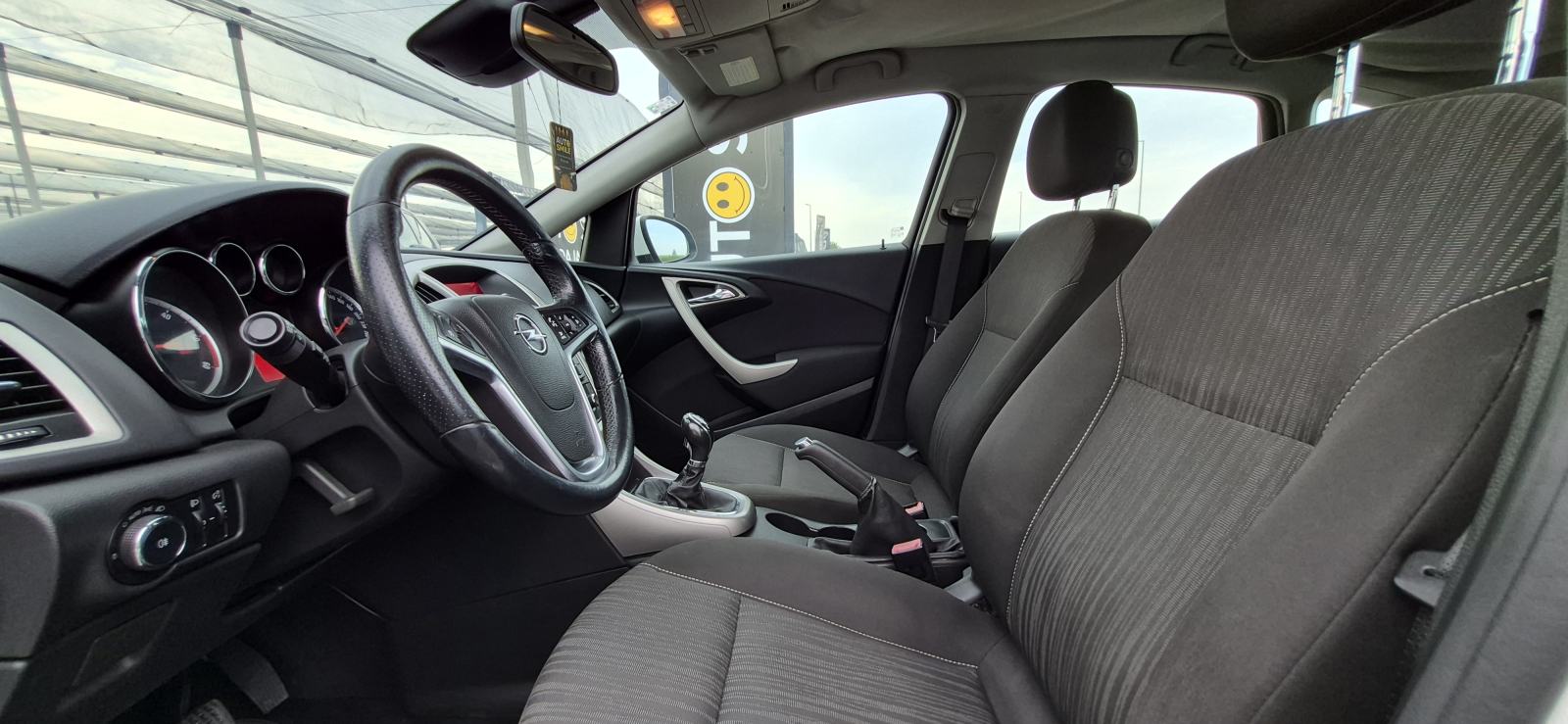 Opel Astra J 1,3 CDTI, KLIMA, TEMP, CENT. ZAKLJUČAVANJE, MAGLENKE..., fotografija 12