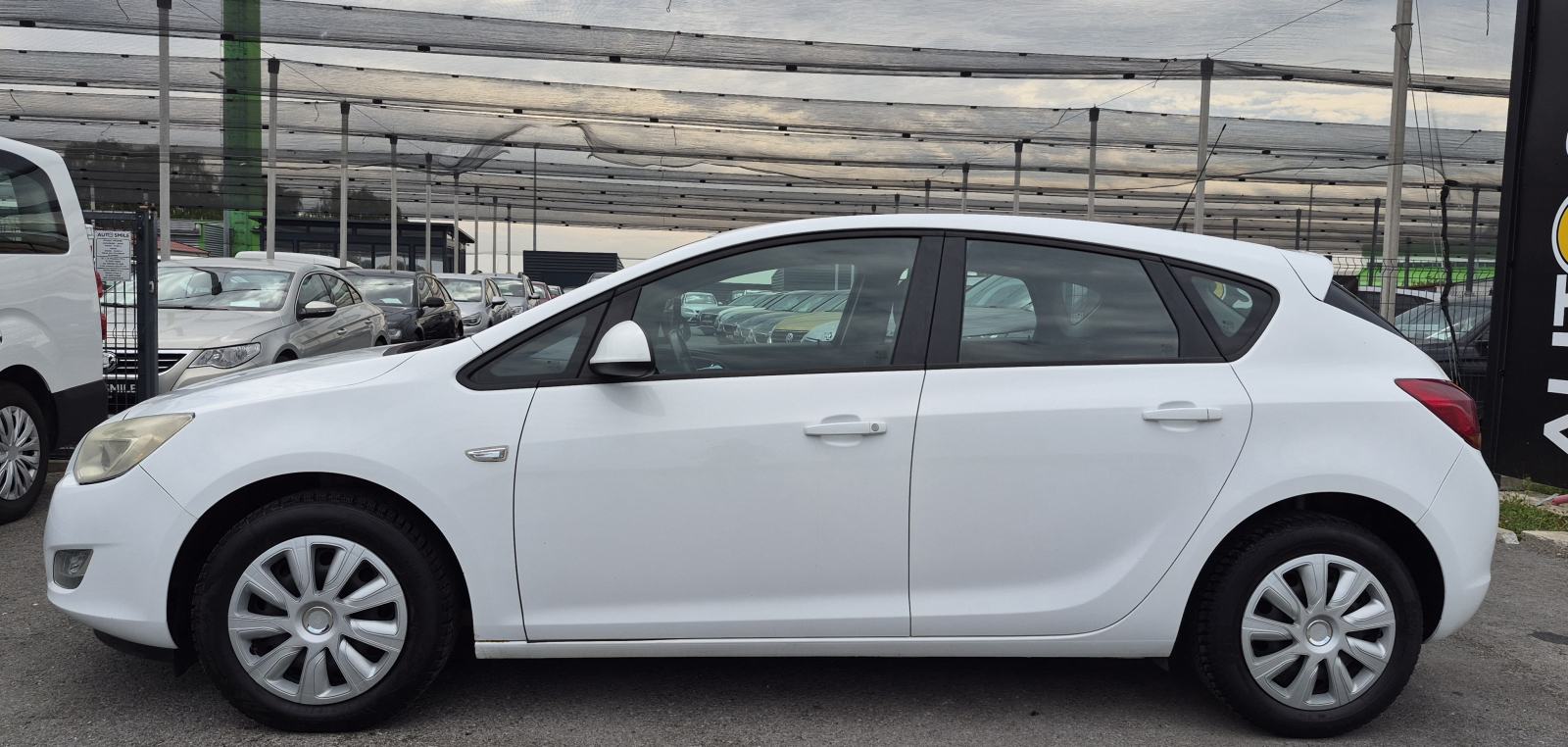 Opel Astra J 1,3 CDTI, KLIMA, TEMP, CENT. ZAKLJUČAVANJE, MAGLENKE..., pogled izvana - slika 2