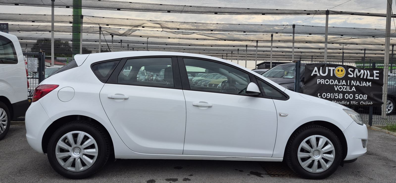 Opel Astra J 1,3 CDTI, KLIMA, TEMP, CENT. ZAKLJUČAVANJE, MAGLENKE..., pogled izvana - slika 5