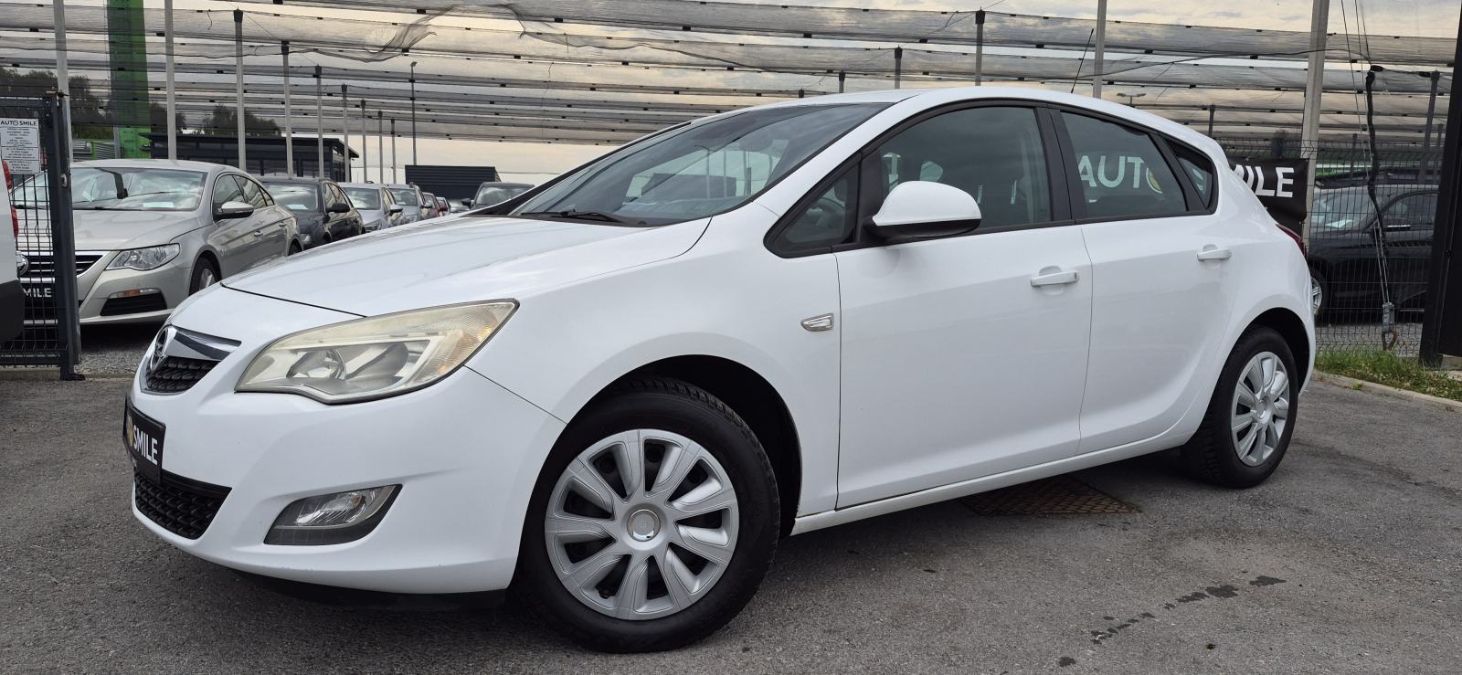 Opel Astra J 1,3 CDTI, KLIMA, TEMP, CENT. ZAKLJUČAVANJE, MAGLENKE..., pogled izvana - slika 1