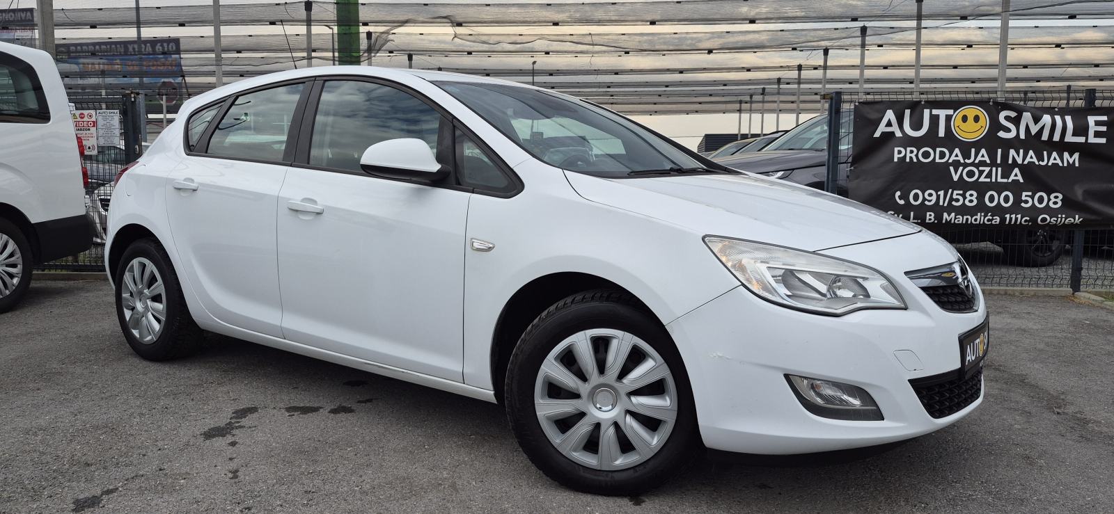 Opel Astra J 1,3 CDTI, KLIMA, TEMP, CENT. ZAKLJUČAVANJE, MAGLENKE..., fotografija 8