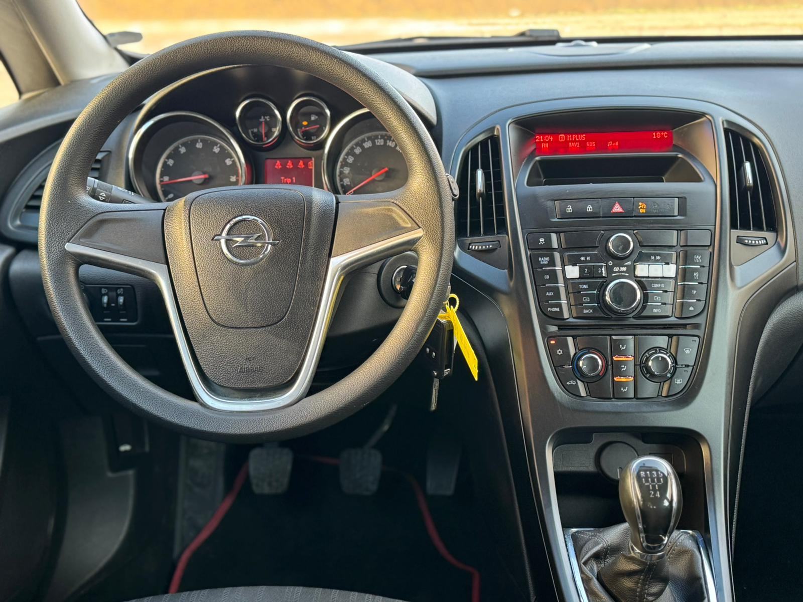OPEL ASTRA J 1.4 74kw - VELIKI I MALI SERVIS - GARANCIJA DOSTAVA GRA, fotografija 10