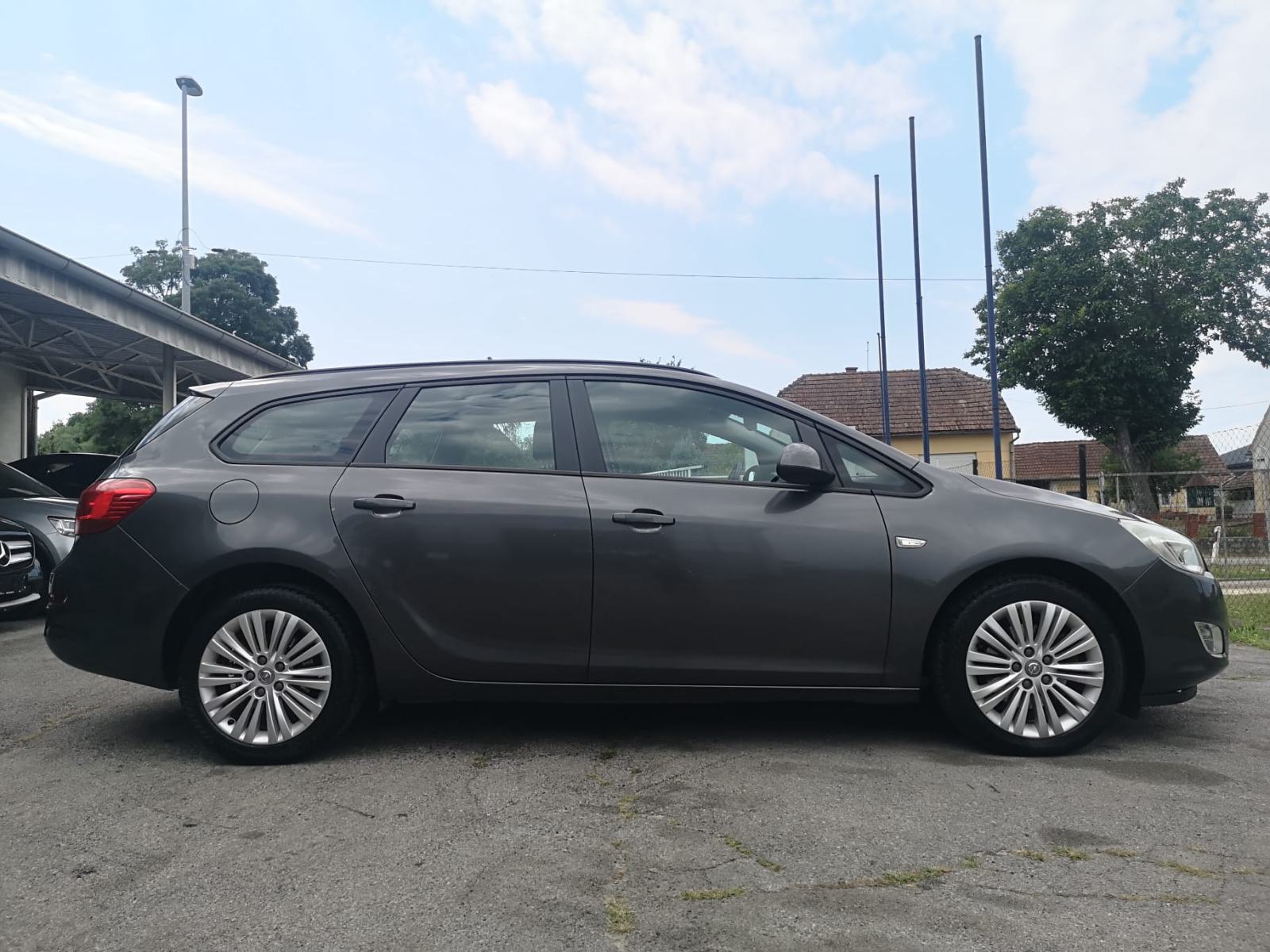 OPEL ASTRA J KARAVAN 1.7 CDTI KLIMA TEMPOMAT GRIJANJE SJEDALA REG 6/27, pogled izvana - slika 5