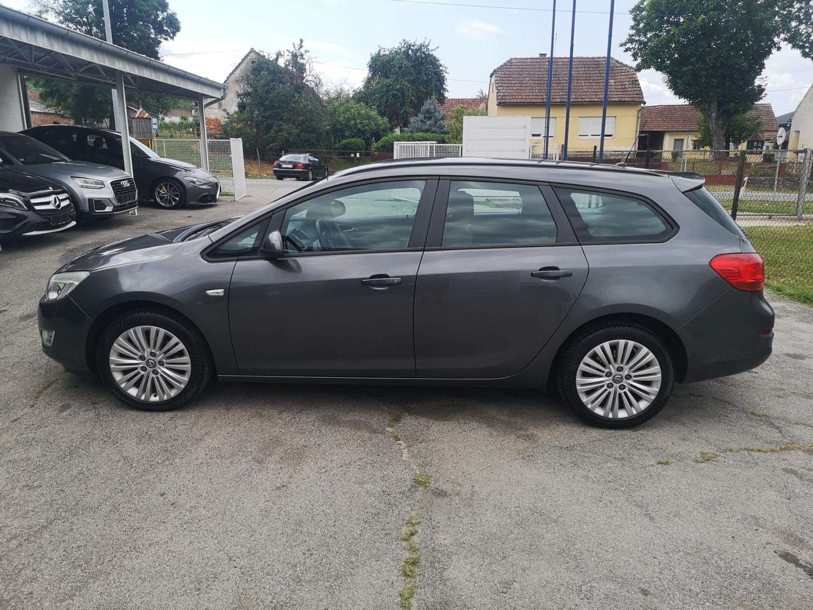 OPEL ASTRA J KARAVAN 1.7 CDTI KLIMA TEMPOMAT GRIJANJE SJEDALA REG 6/27, fotografija 9