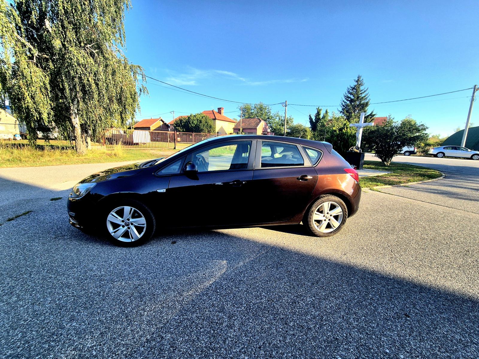 Opel Astra J, pogled izvana - slika 1
