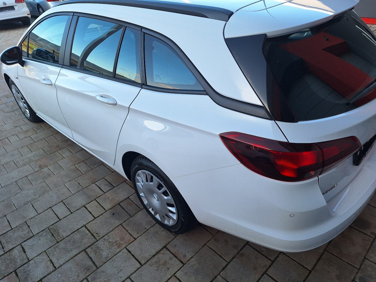 Opel Astra Karavan 1,5 D automatik REGISTRIRAN 1 GOD//2020//, fotografija 3