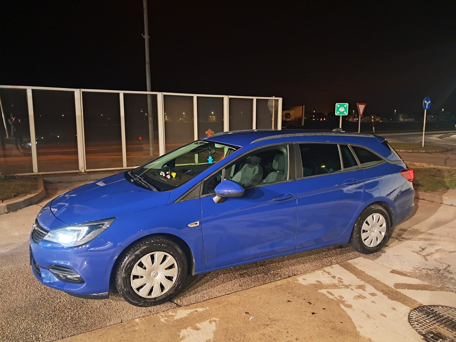 Opel Astra Karavan 1,5 D automatik, pogled izvana - slika 1