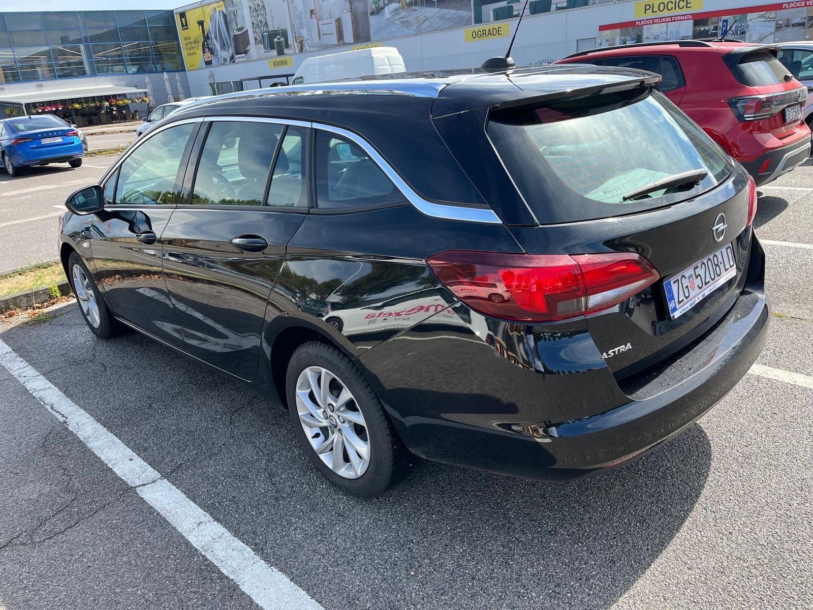 Opel Astra Karavan 1,5 CDTI automatik, fotografija 2