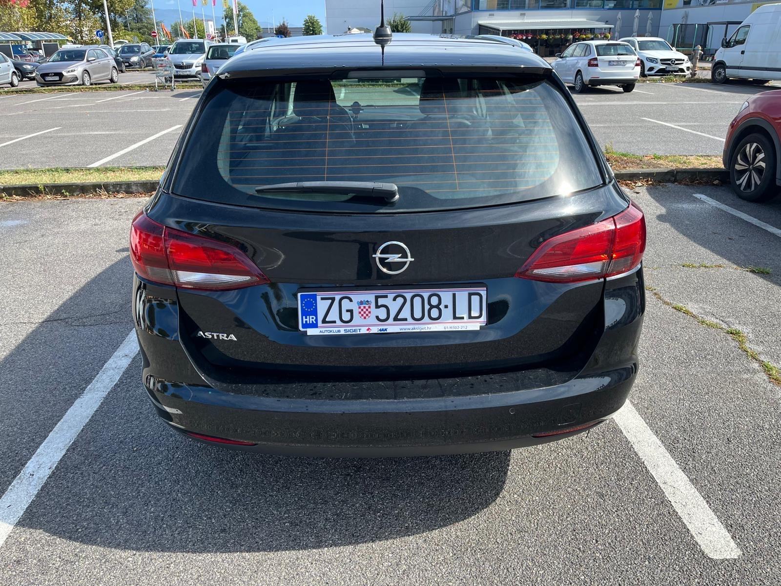 Opel Astra Karavan 1,5 CDTI automatik, fotografija 3