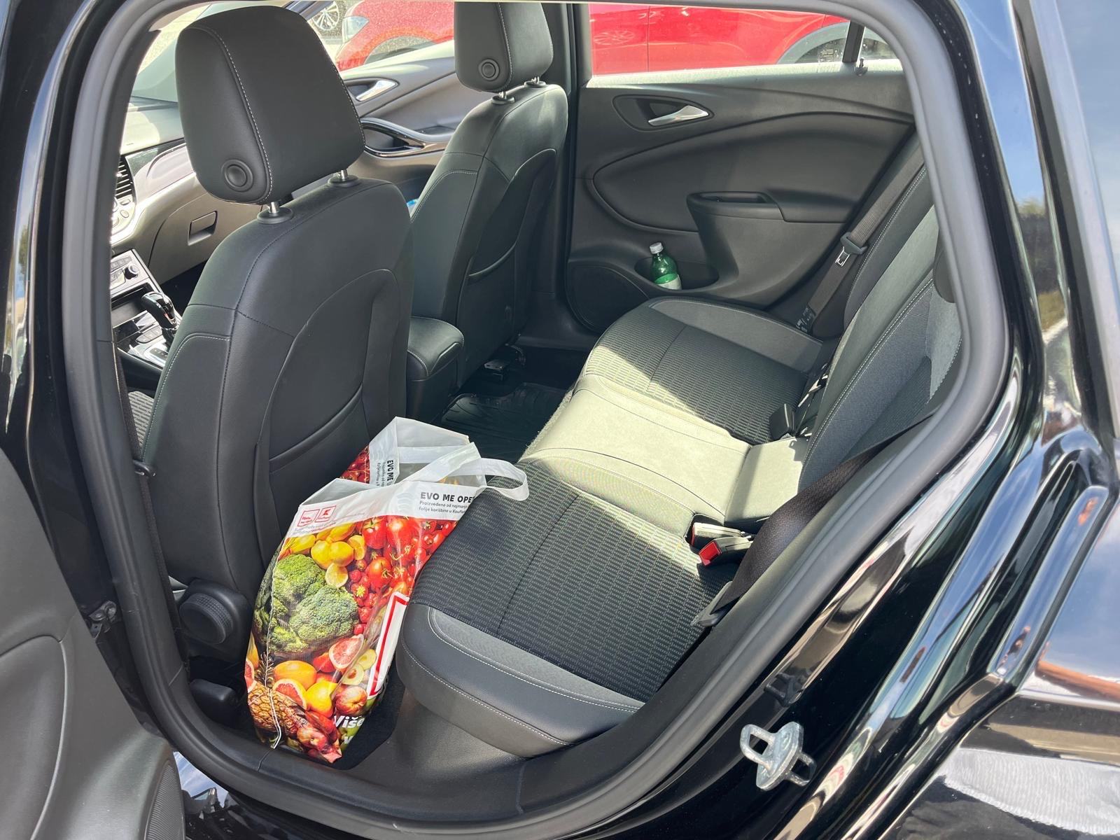 Opel Astra Karavan 1,5 CDTI automatik, fotografija 6