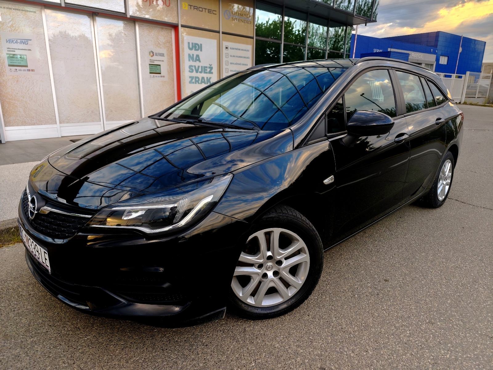 Opel Astra Karavan 1,5 cdti, HR, servisna, 1g..garancije, 091/2343-696, fotografija 2