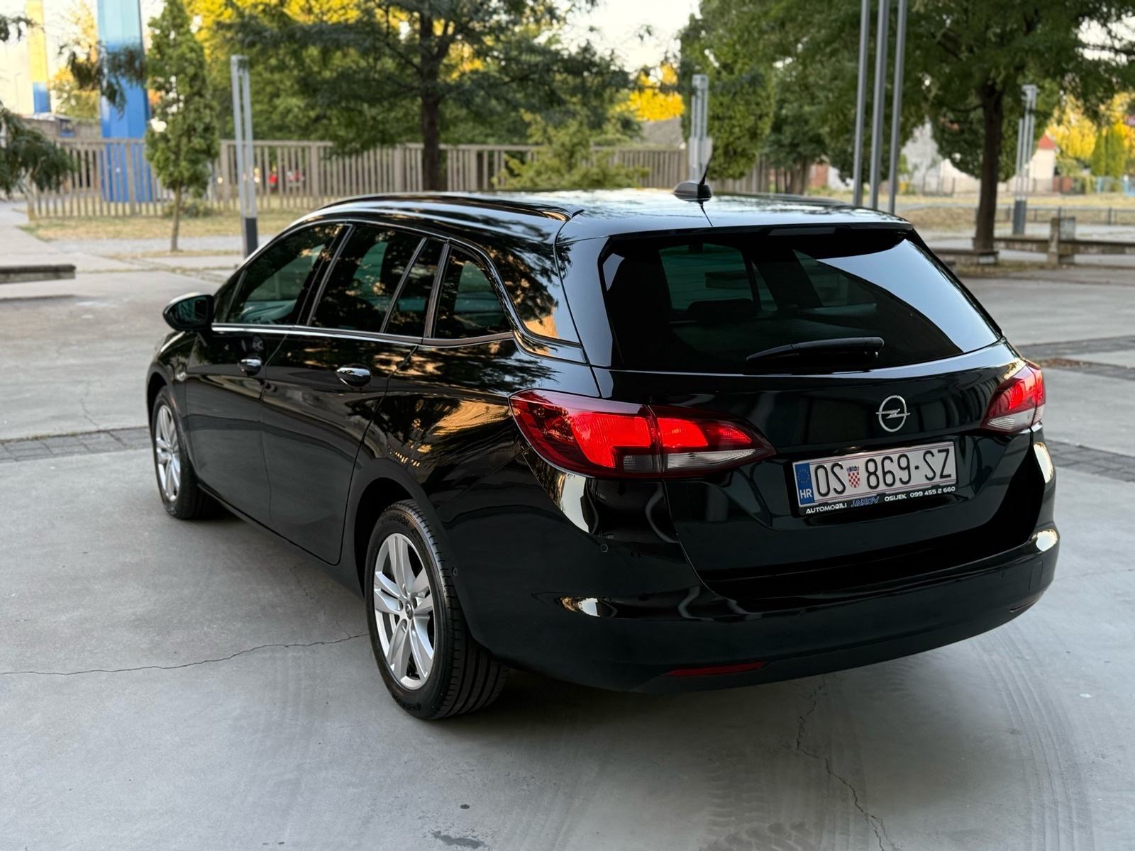 Opel Astra Karavan 1,5 CDTi. Kamera. Klima. Navigacija. Park.Senzori, fotografija 4