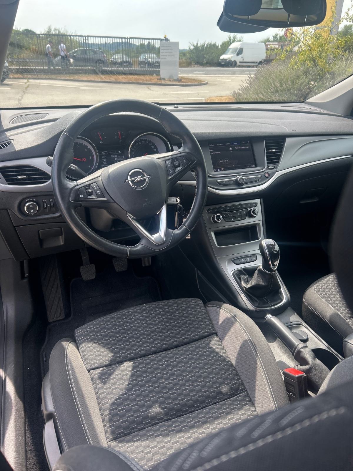 Opel Astra Karavan 1,5 Diesel REGISTRIRANO- SERVISNA KNJIŽICA, fotografija 6