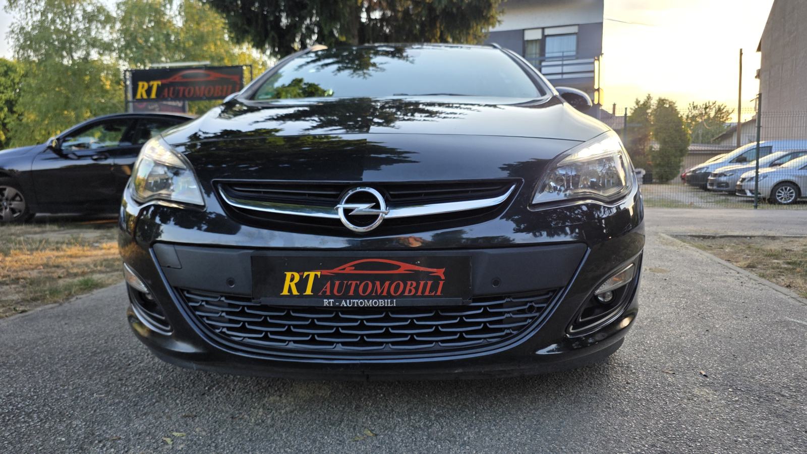 Opel Astra Karavan 1,6 CDTI, 1vl, 141 TKM, servisna, klima, TOP STANJE, fotografija 2