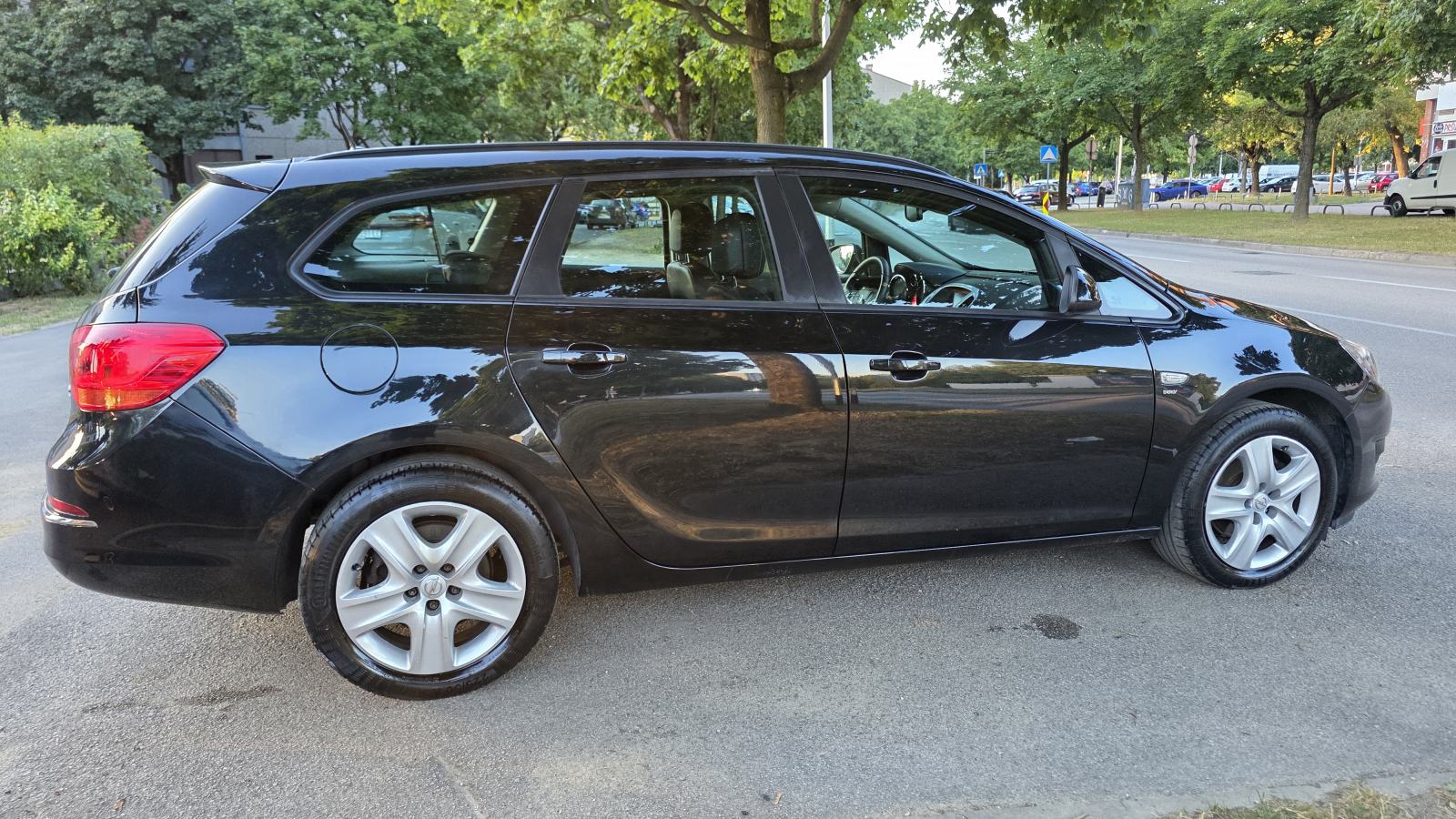 Opel Astra Karavan 1,6 CDTI, 1vl, 141 TKM, servisna, klima, TOP STANJE, fotografija 11