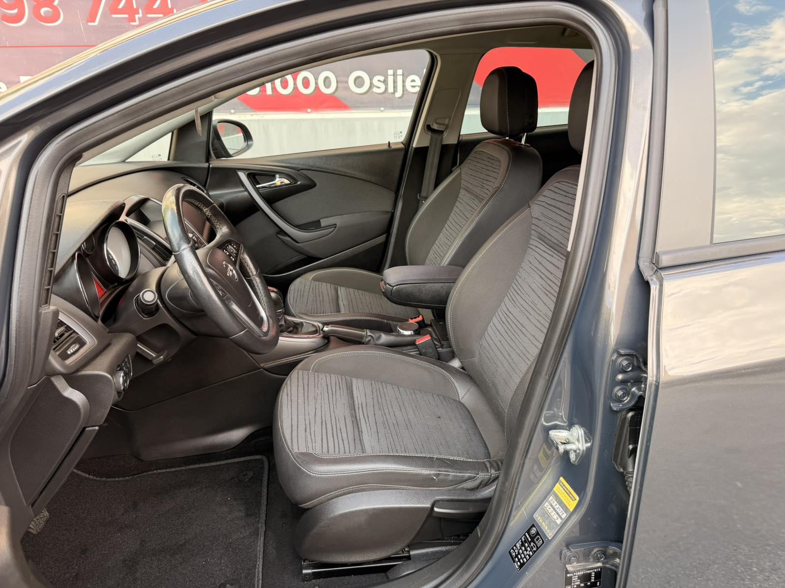 Opel Astra Karavan 1,6 CDTI KLIMA ALU -REG 03/2027, fotografija 12