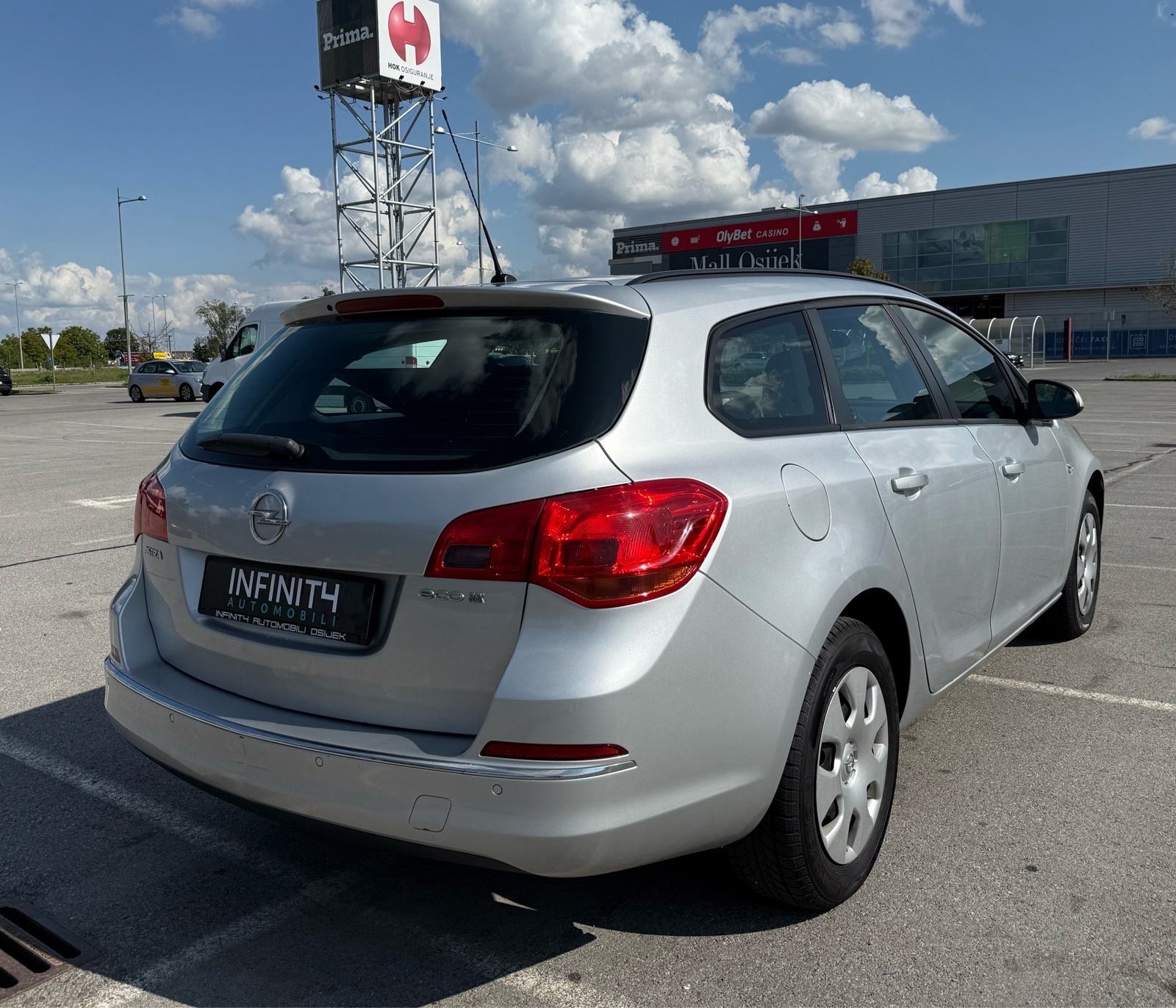Opel Astra Karavan 1,6CDTI MULTIMEDIA, KLIMA, 6BRZINA, PDV, REG: 07/26, fotografija 5