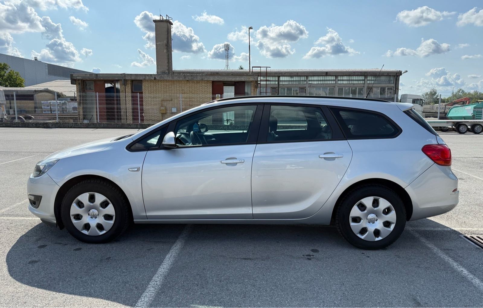 Opel Astra Karavan 1,6CDTI MULTIMEDIA, KLIMA, 6BRZINA, PDV, REG: 07/26, fotografija 4