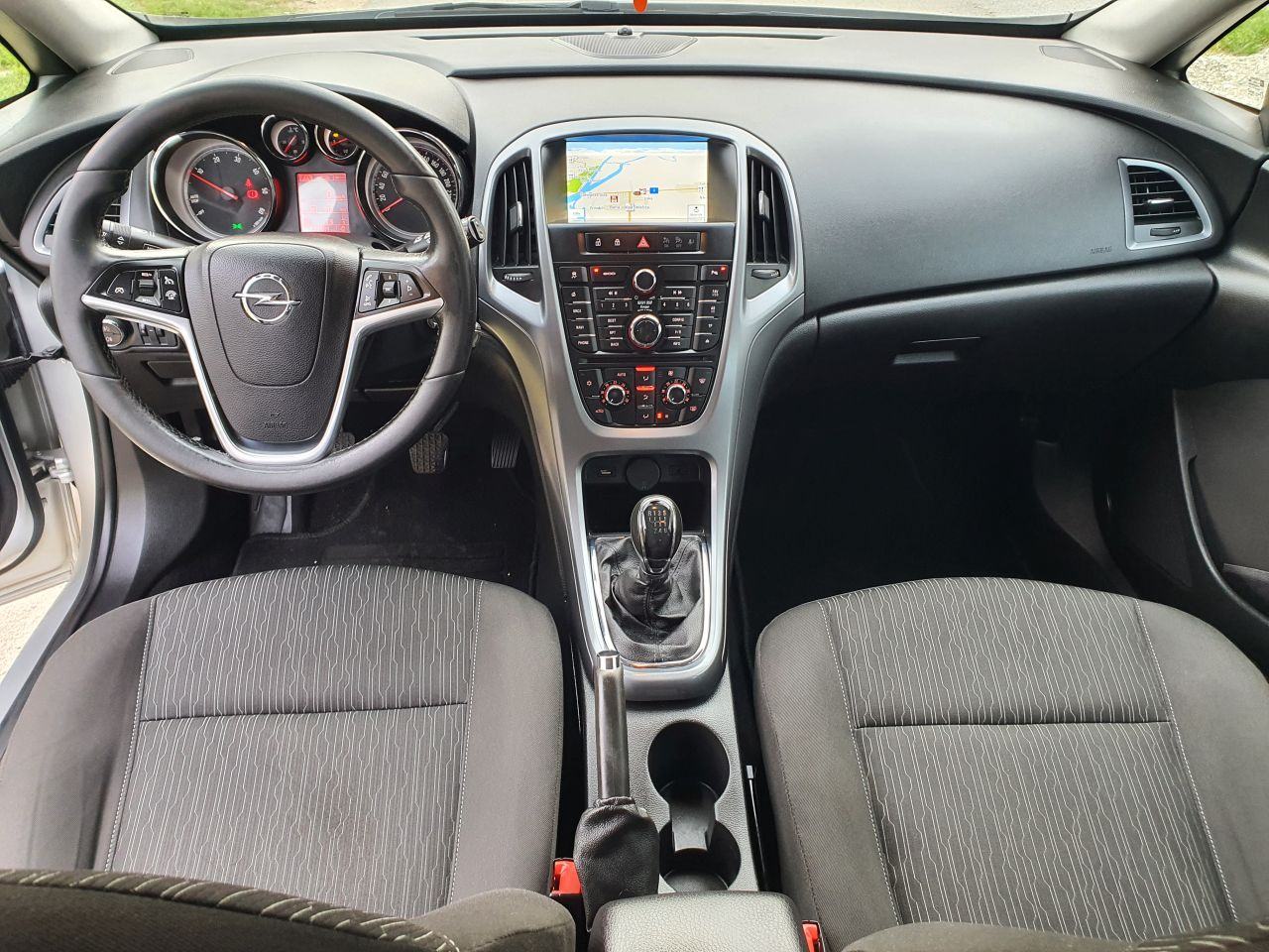 Opel Astra Karavan 1,6 CDTI NAVI (plaćanje do 36 rata), fotografija 10