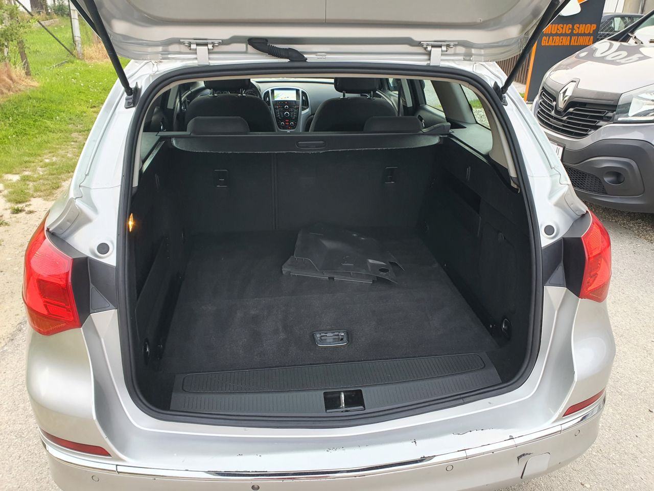 Opel Astra Karavan 1,6 CDTI NAVI (plaćanje do 36 rata), fotografija 15