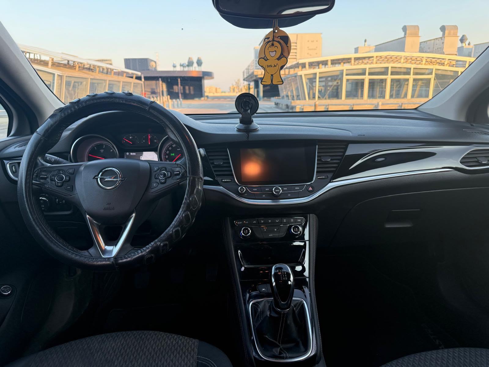Opel Astra Karavan 1,6 CDTI*Reg.god dana 08/2027*Navi*Klima*, fotografija 8
