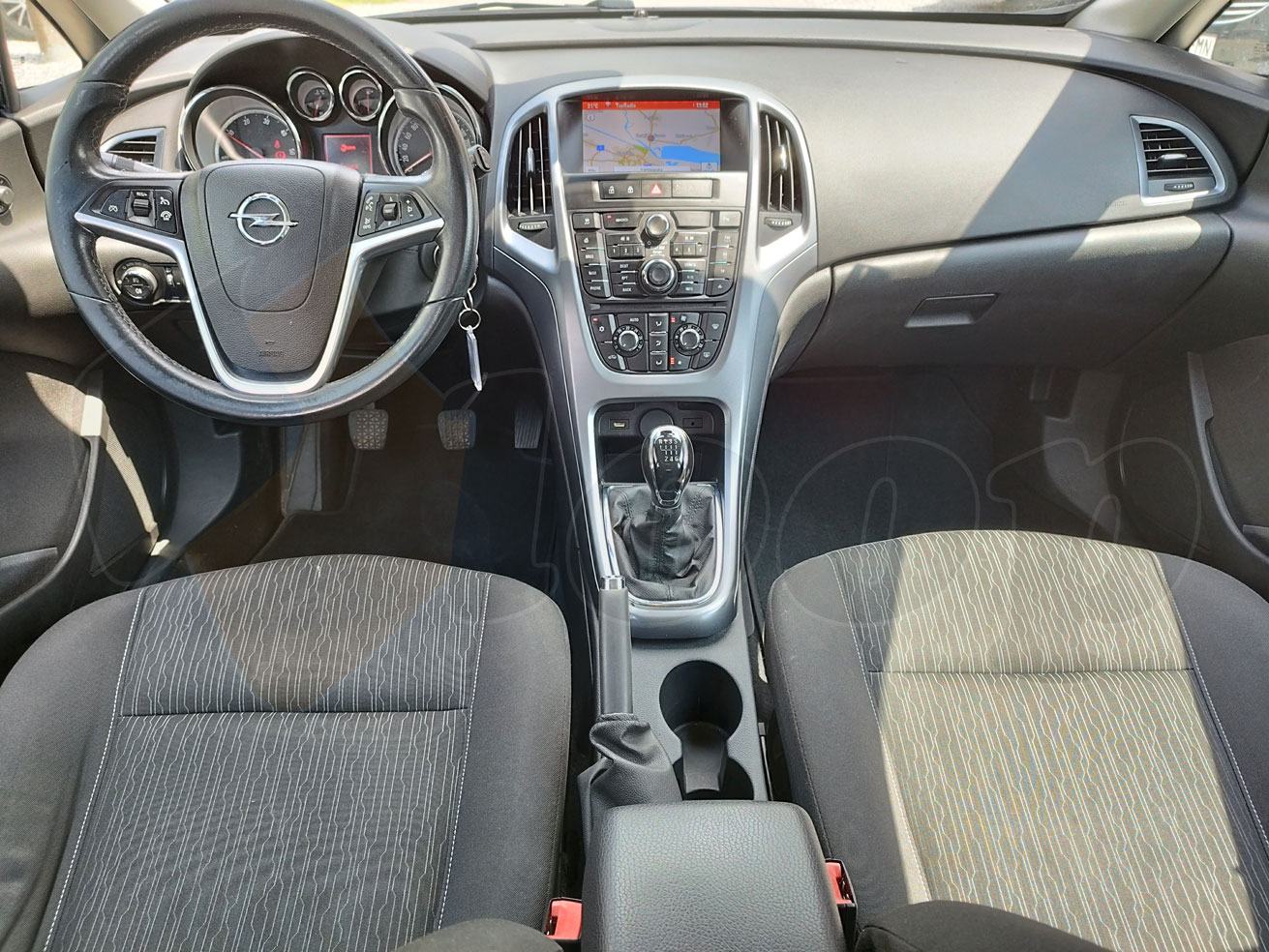 Opel Astra Karavan 1.6 CDTI (plaćanje do 36 rata), fotografija 6