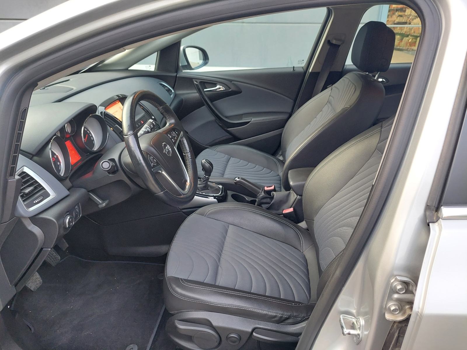 Opel Astra Karavan 1.6 CDTI, fotografija 13
