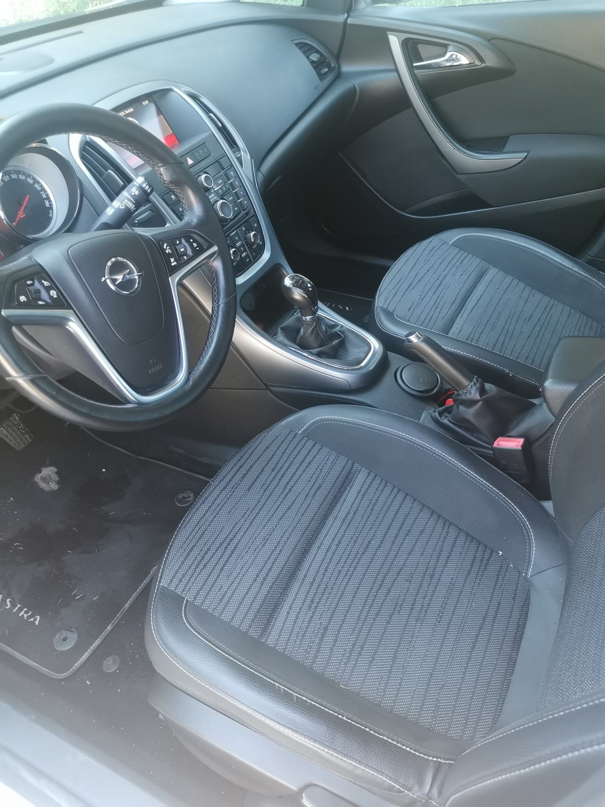 Opel Astra Karavan 1,6 CDTI, fotografija 3