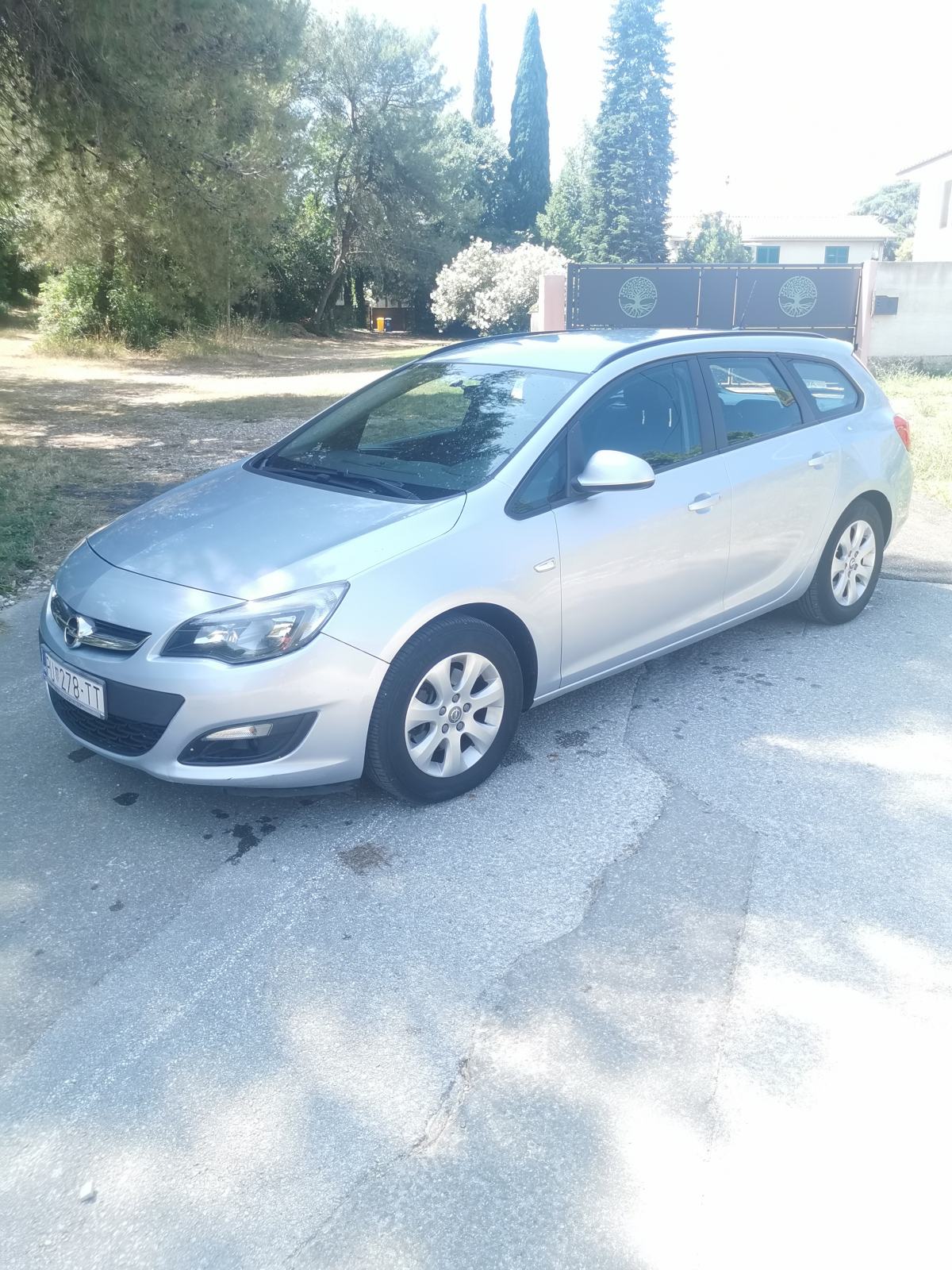 Opel Astra Karavan 1,6 CDTI, fotografija 1