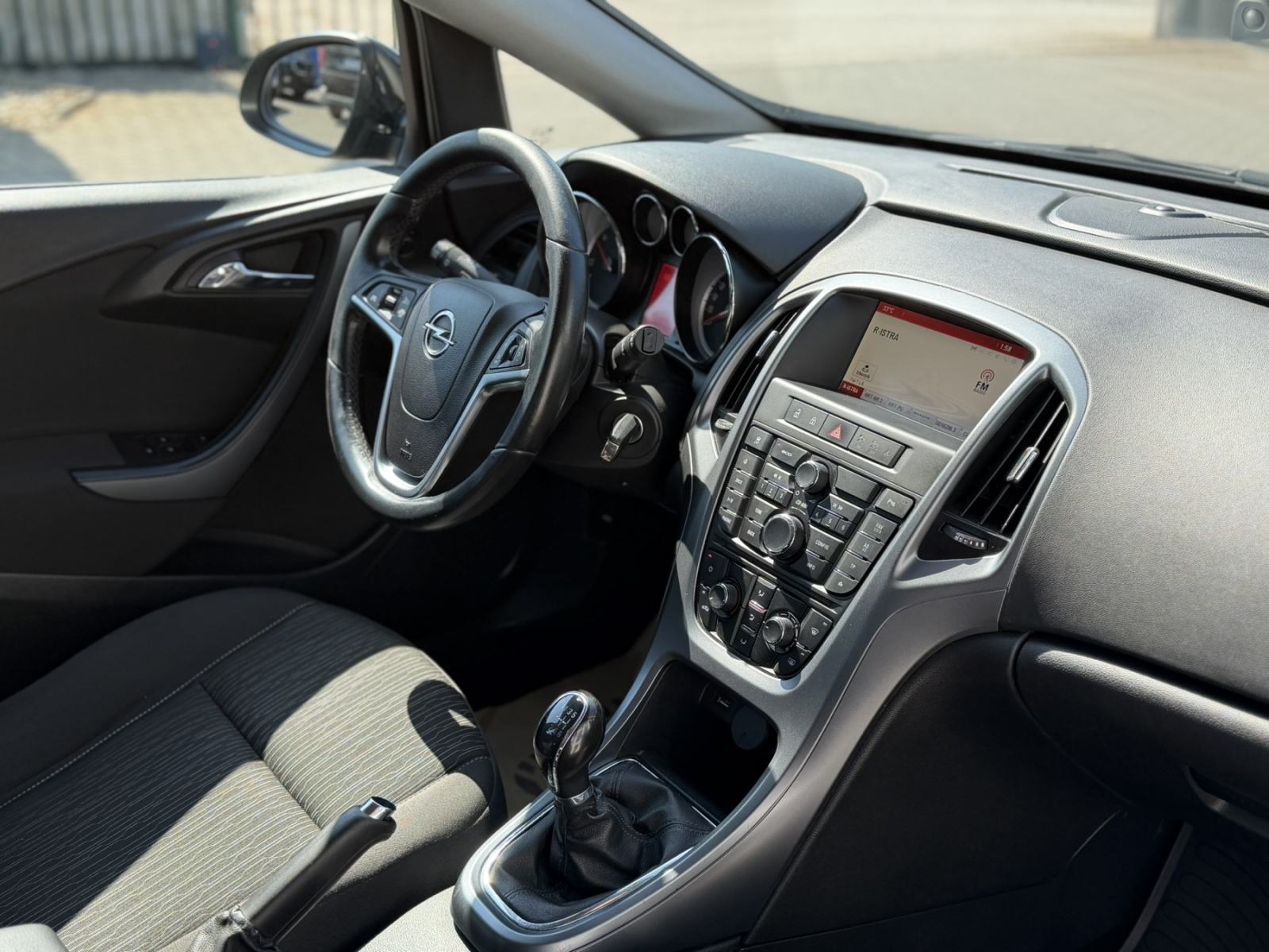 Opel Astra Karavan 1,6 CDTI, fotografija 10