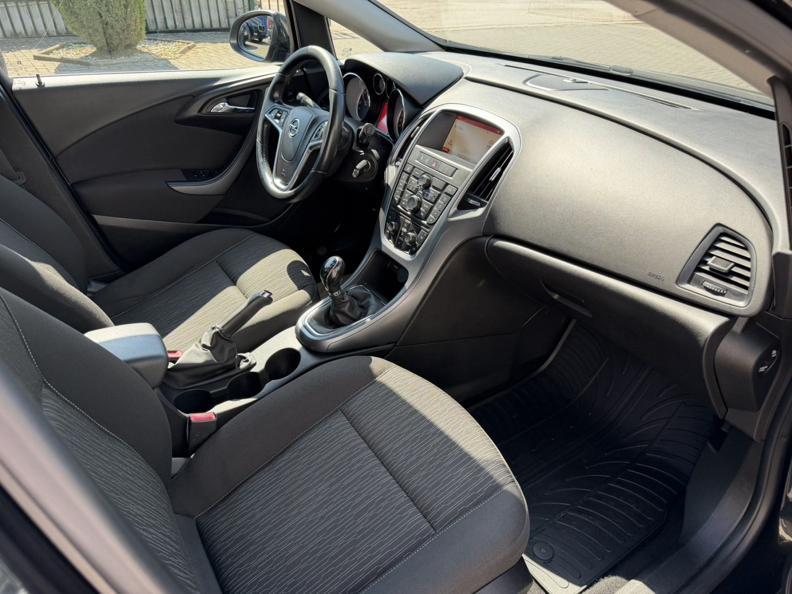Opel Astra Karavan 1,6 CDTI, fotografija 11