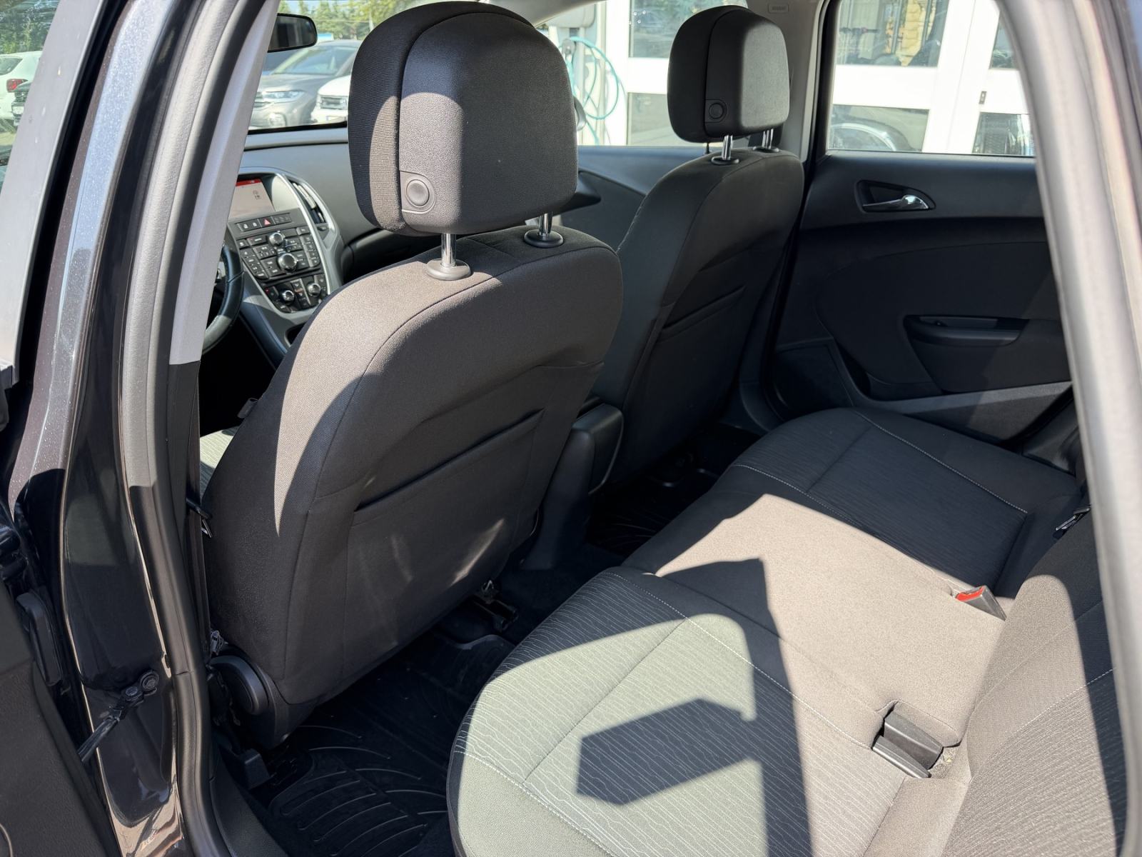 Opel Astra Karavan 1,6 CDTI, fotografija 14