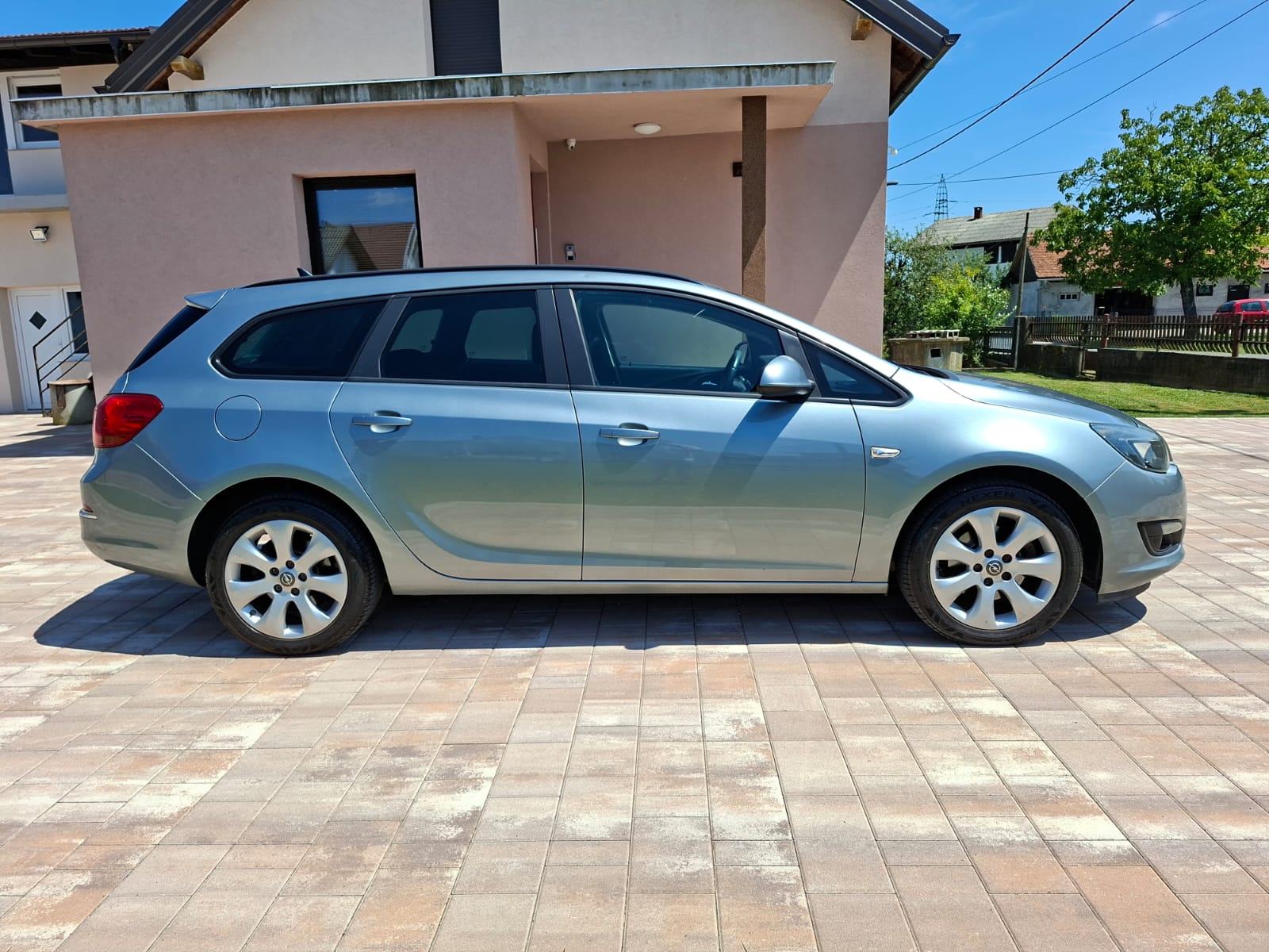 Opel Astra Karavan 1,6 CDTI *KLIMA* NAVIGACIJA *ODLIČAN* KREDIT-KARTIC, fotografija 4