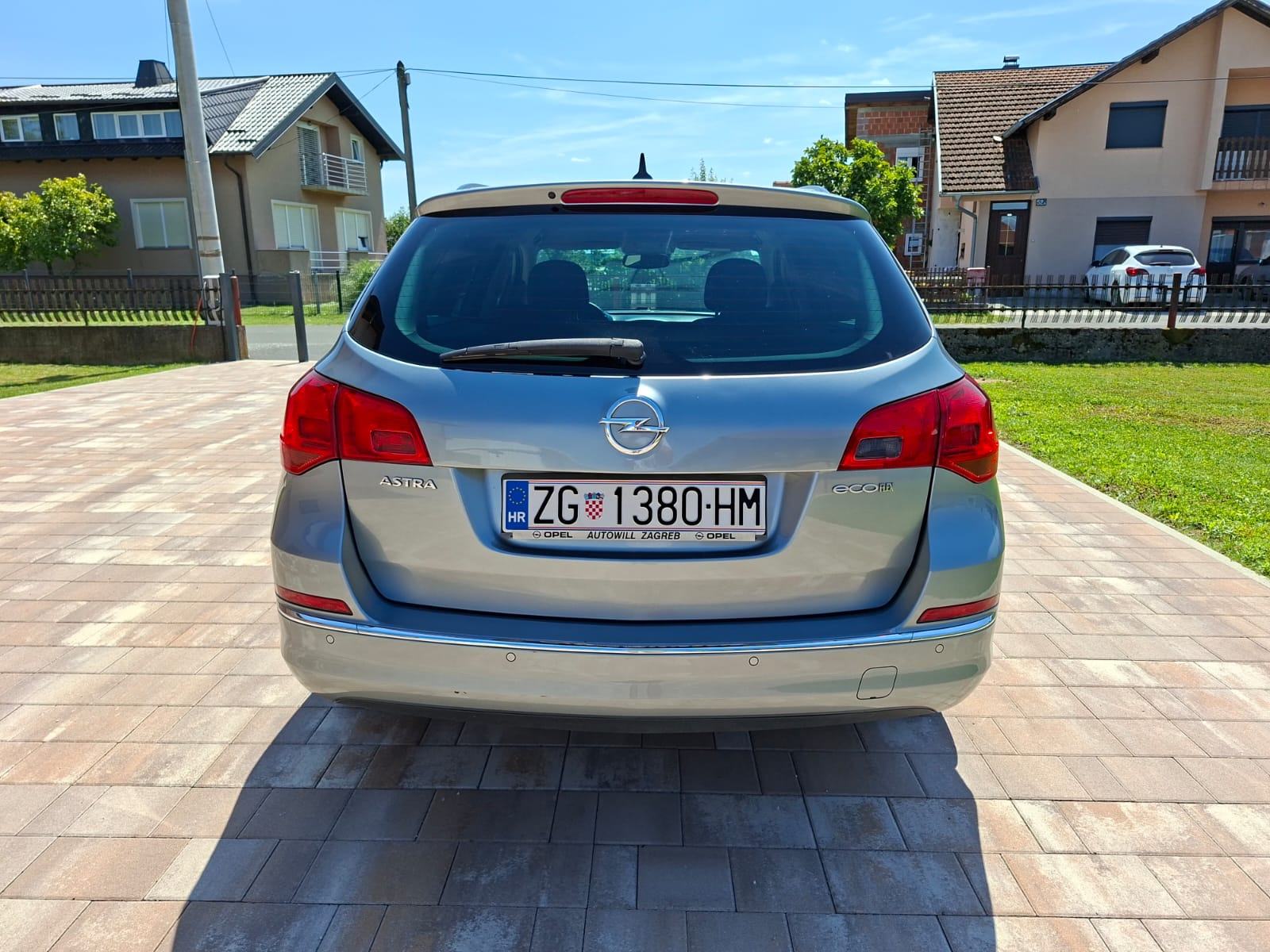 Opel Astra Karavan 1,6 CDTI *KLIMA* NAVIGACIJA *ODLIČAN* KREDIT-KARTIC, fotografija 6