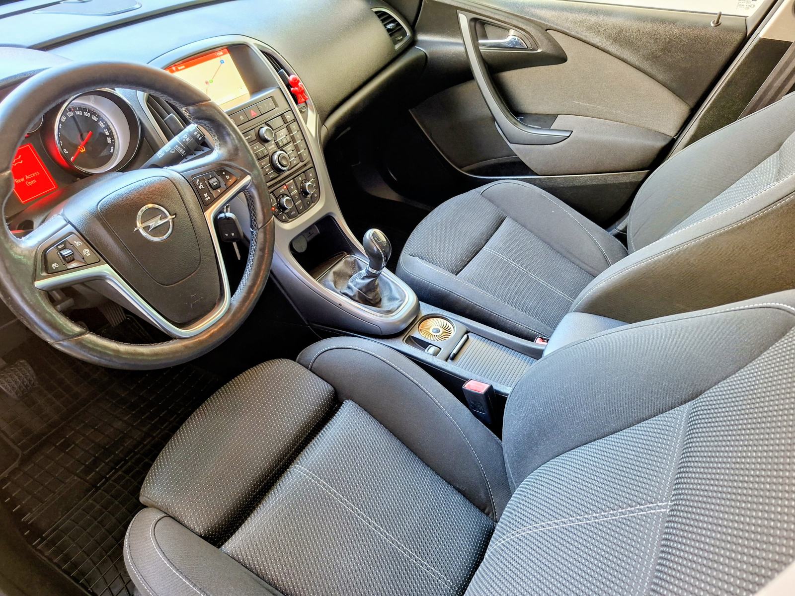 Opel Astra Karavan 1,6 CDTI *KLIMA* NAVIGACIJA *ODLIČAN* KREDIT-KARTIC, fotografija 11